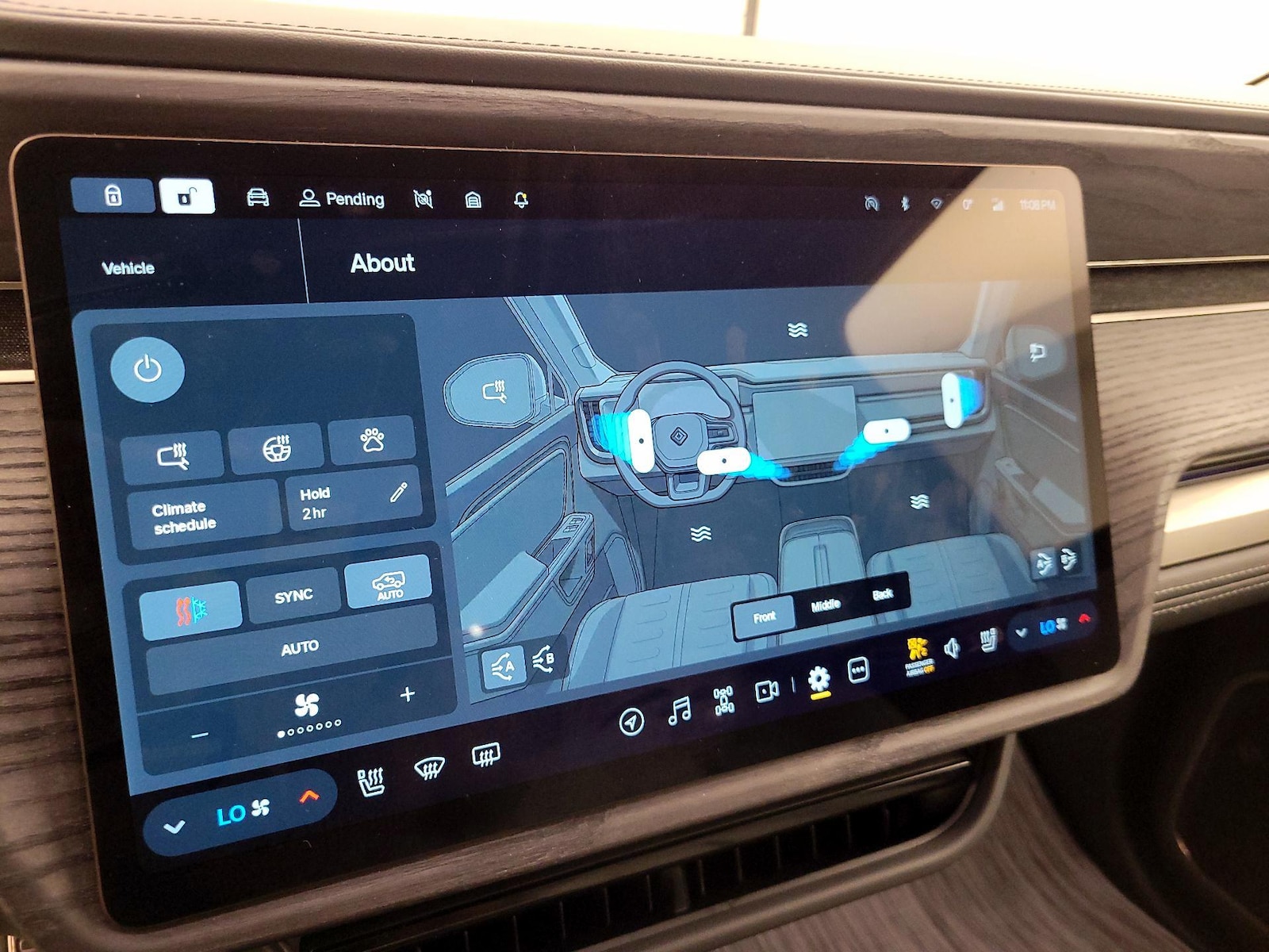 2024 Rivian R1S Adventure - Photo 16
