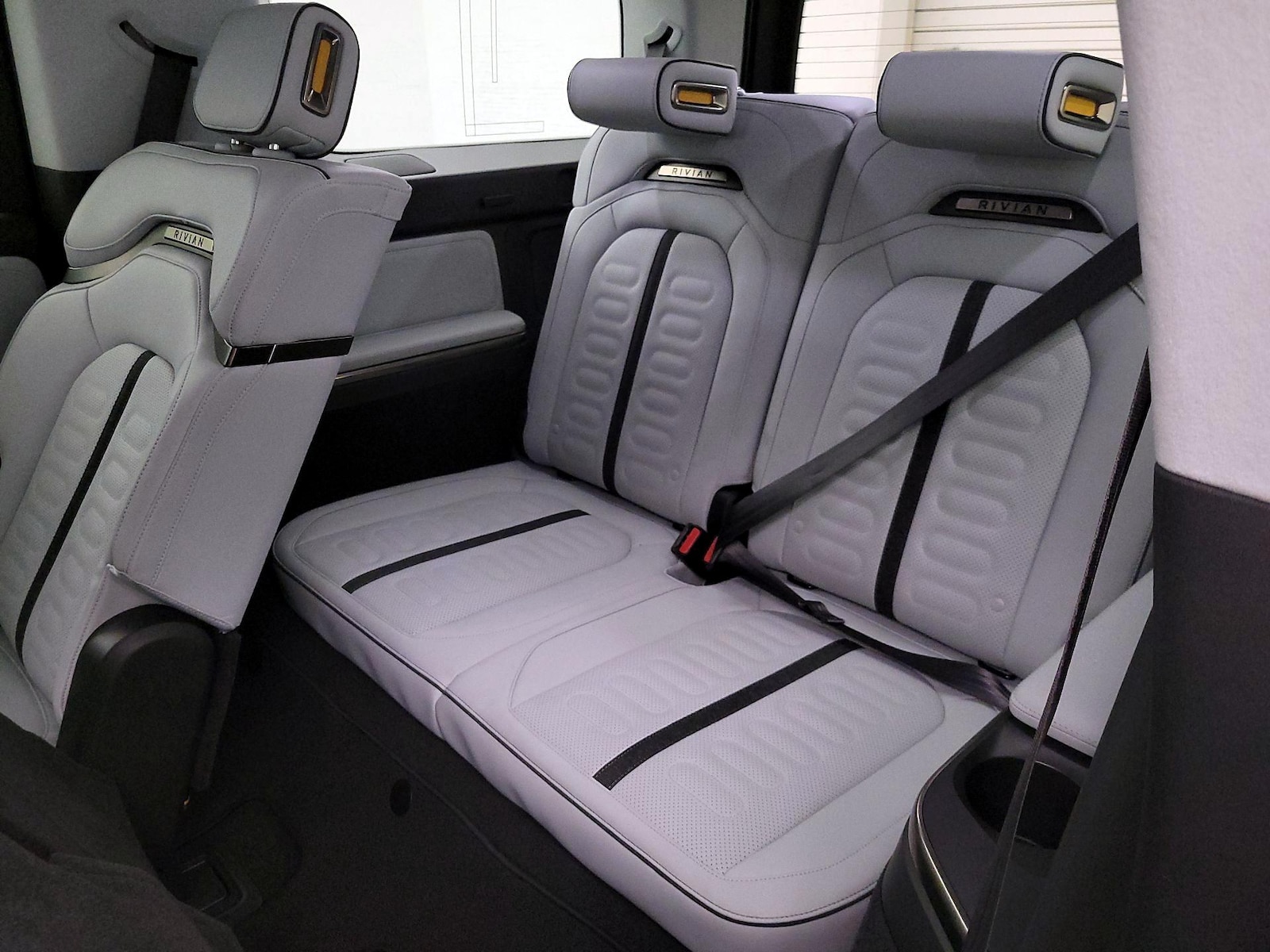 2024 Rivian R1S Adventure - Photo 20