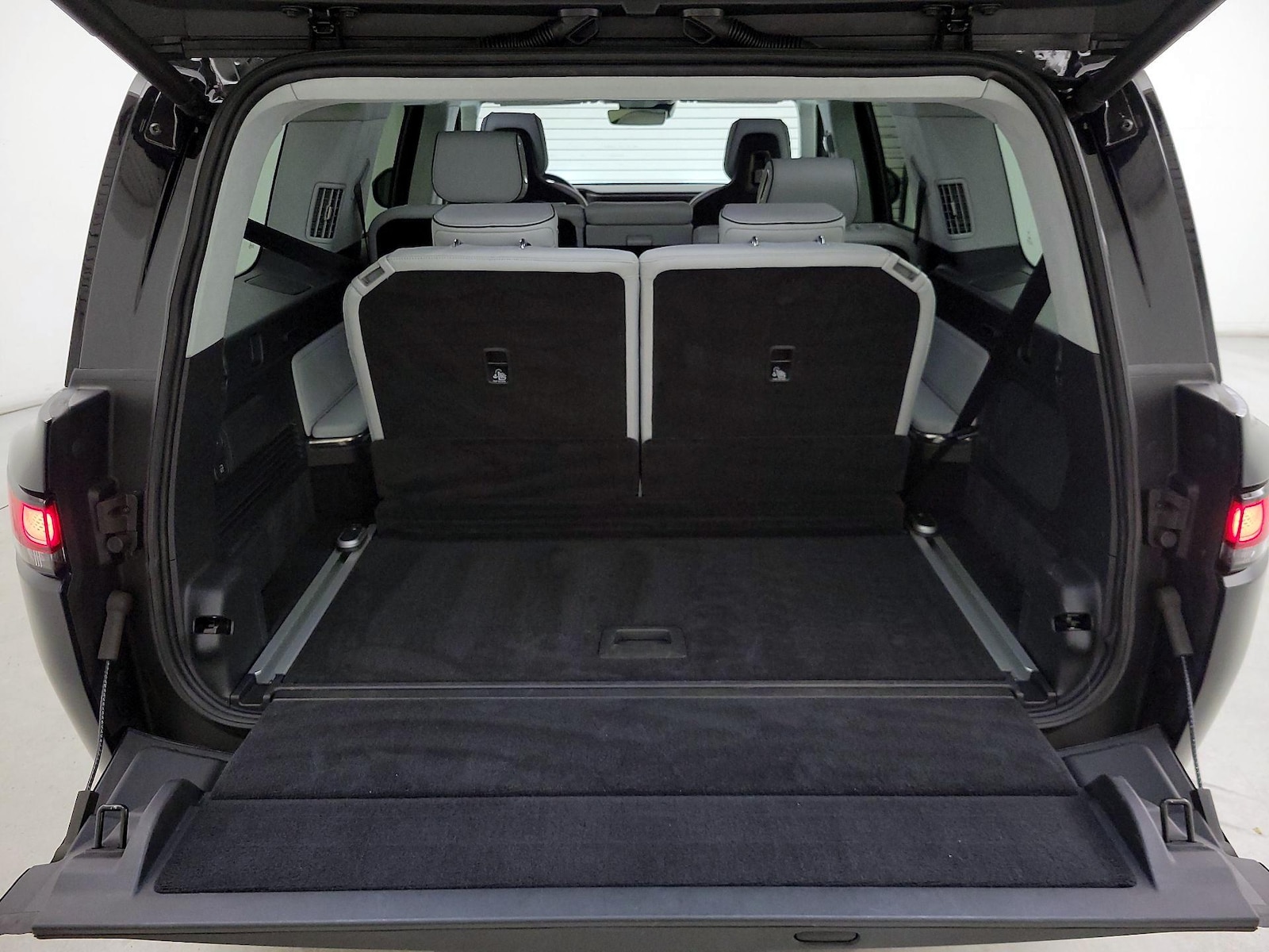 2024 Rivian R1S Adventure - Photo 21