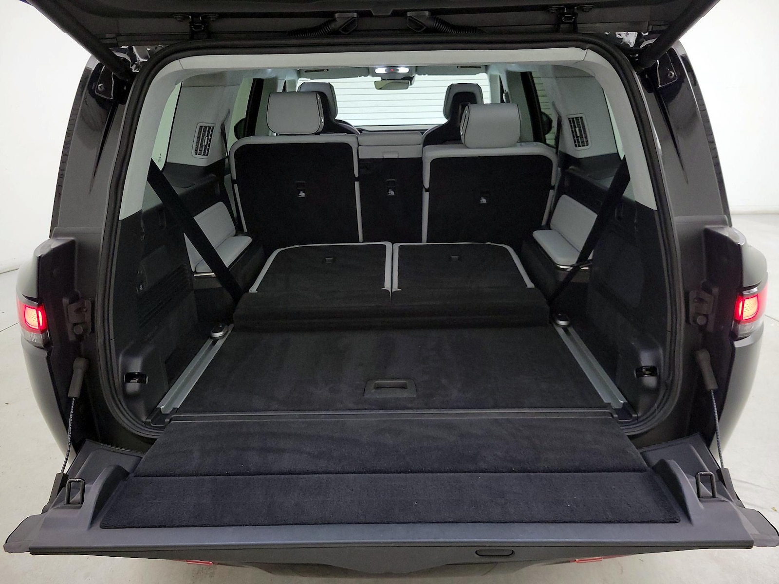 2024 Rivian R1S Adventure - Photo 22