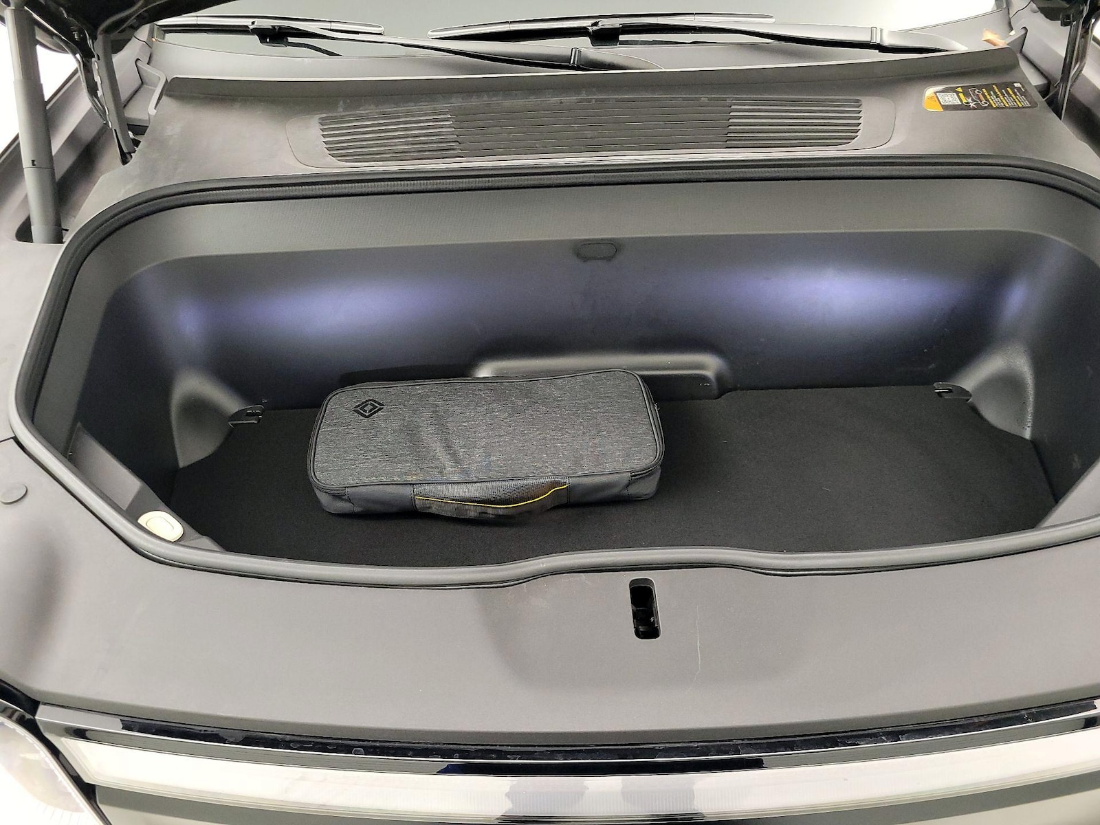 2024 Rivian R1S Adventure - Photo 23