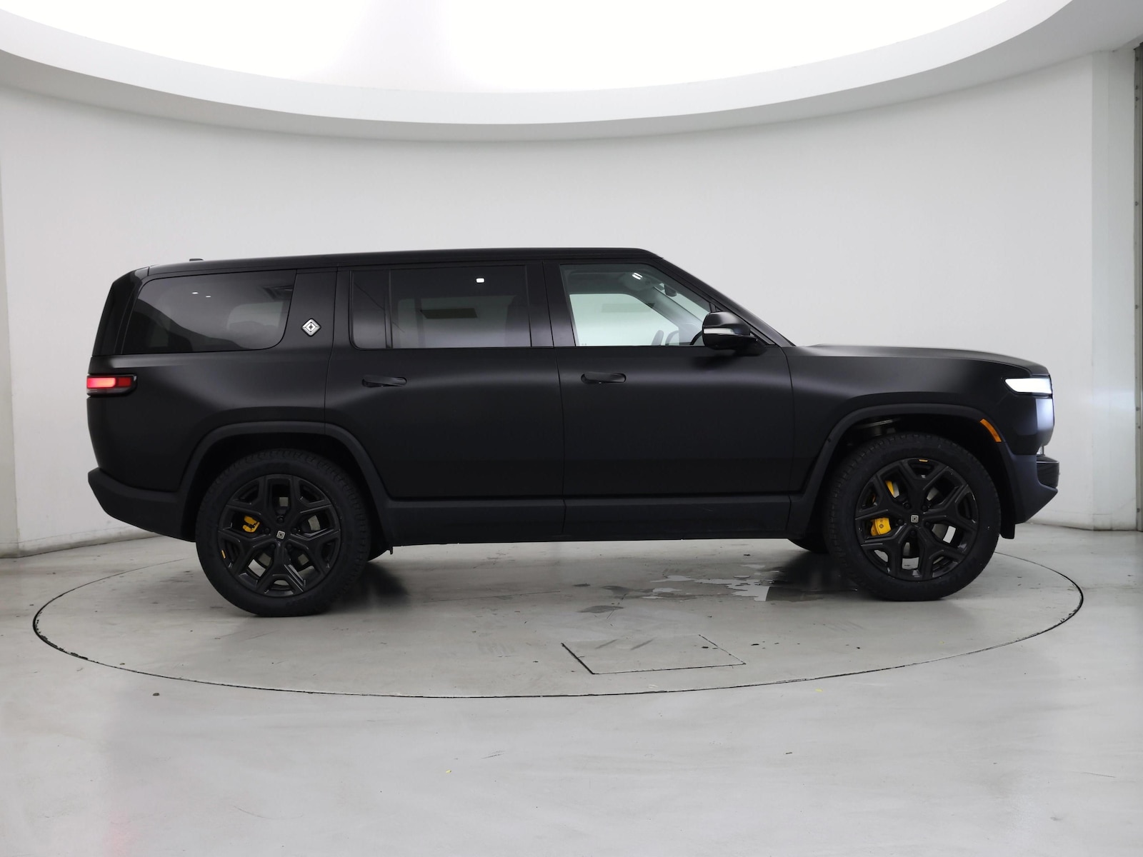 2024 Rivian R1S Adventure - Photo 8