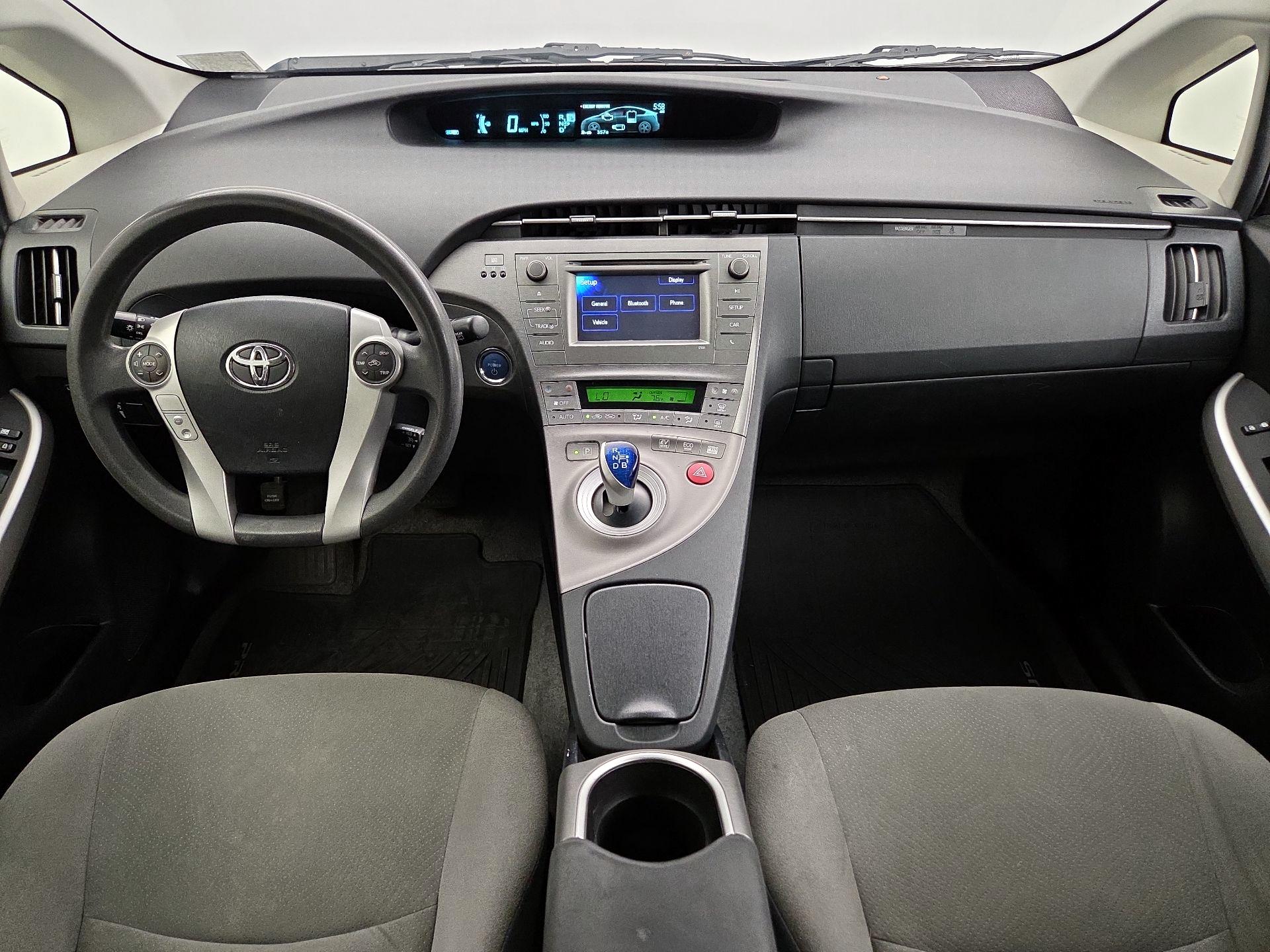 Thumbnail: 2015 Toyota Prius - 9