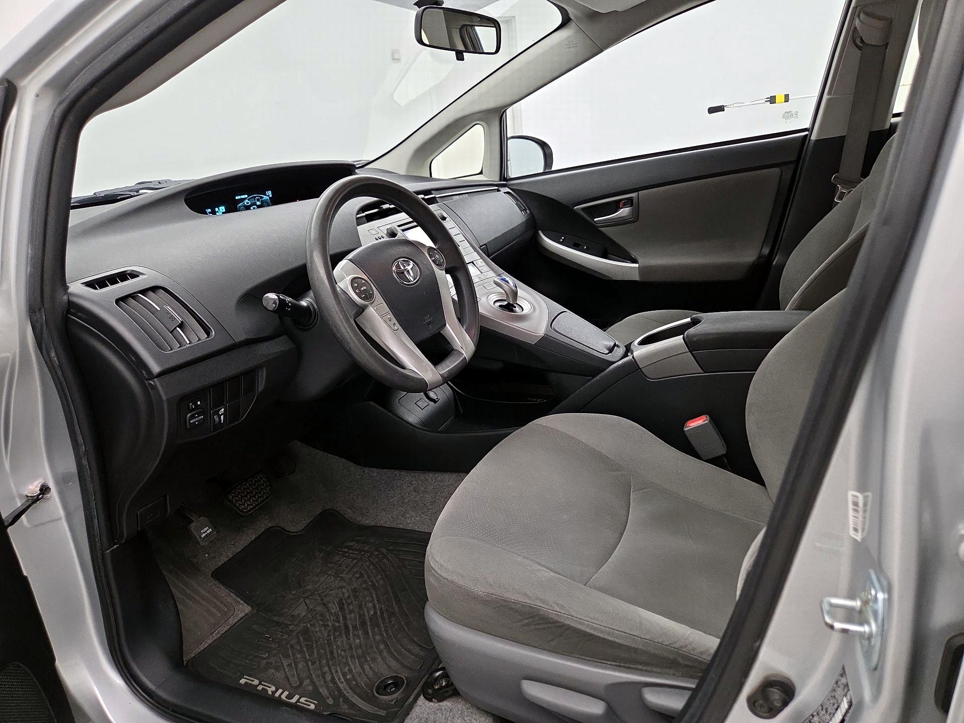 Thumbnail: 2015 Toyota Prius - 11