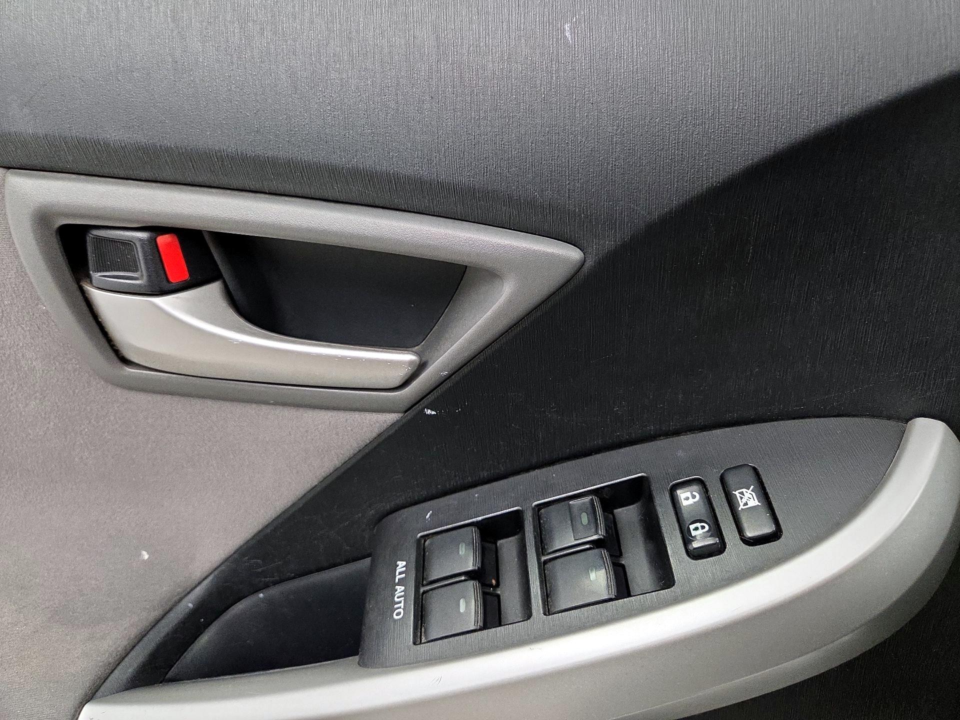 Thumbnail: 2015 Toyota Prius - 12
