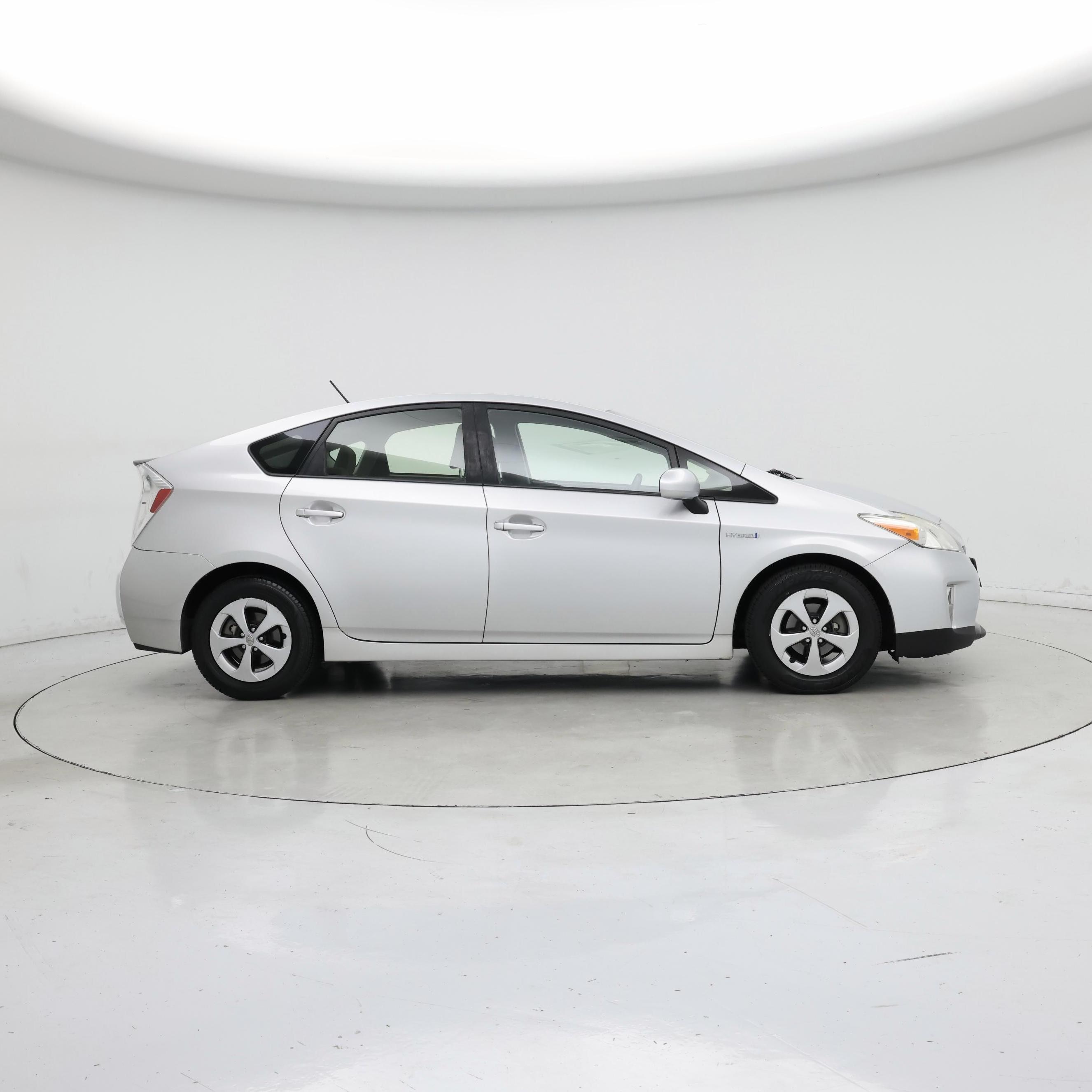 Thumbnail: 2015 Toyota Prius - 7