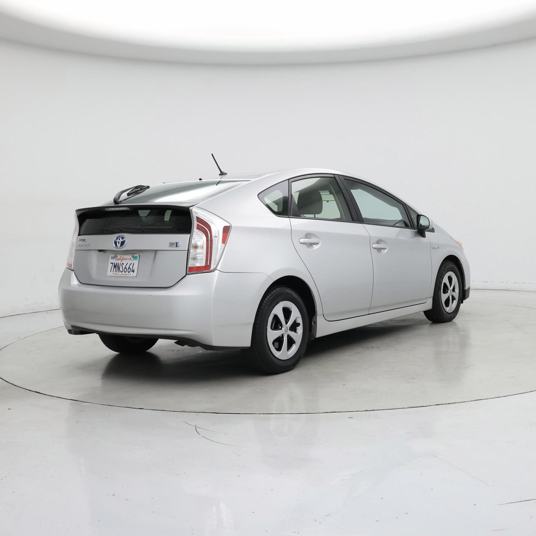 Thumbnail: 2015 Toyota Prius - 8