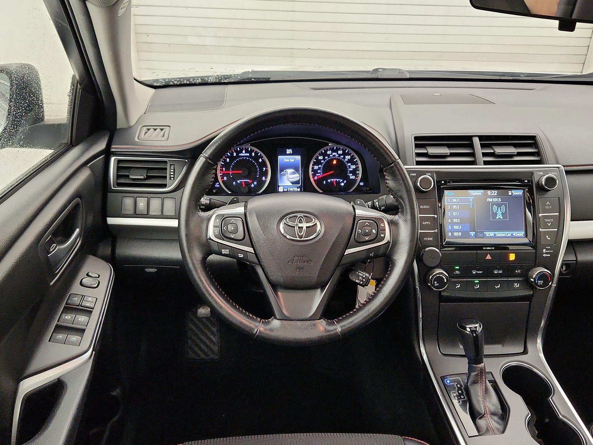 Thumbnail: 2016 Toyota Camry - 10