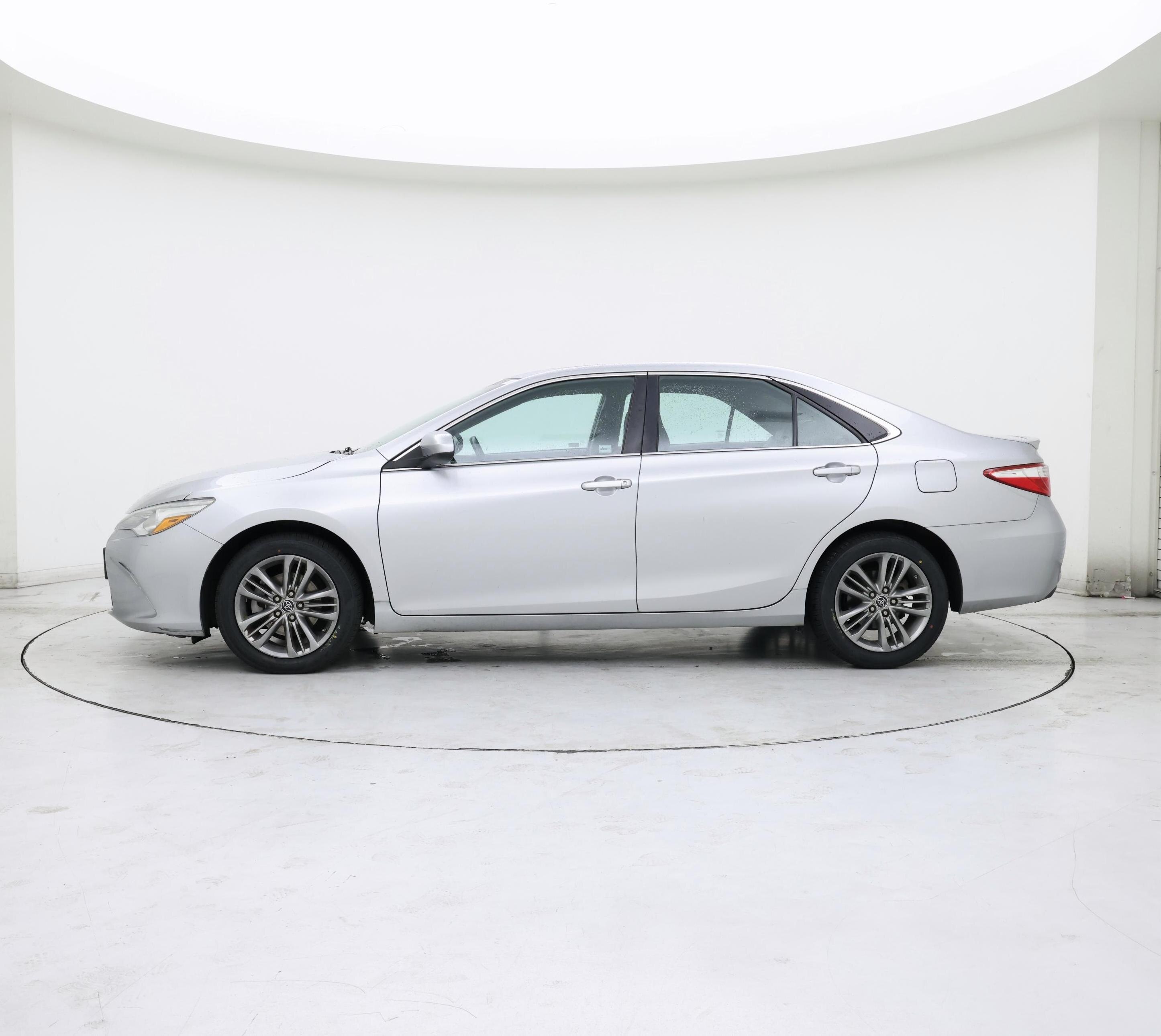 Thumbnail: 2016 Toyota Camry - 3