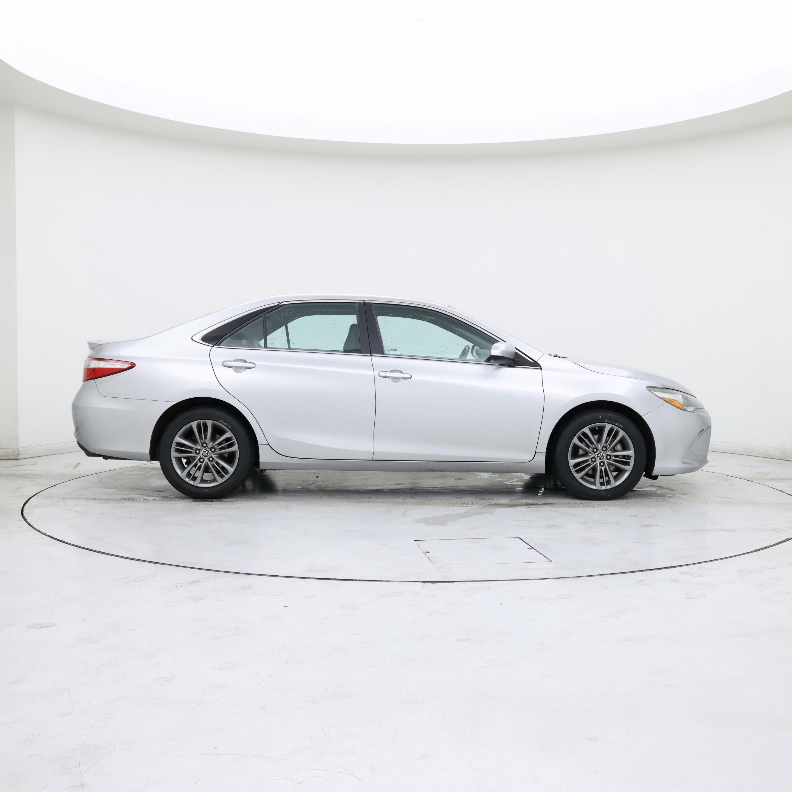 Thumbnail: 2016 Toyota Camry - 7