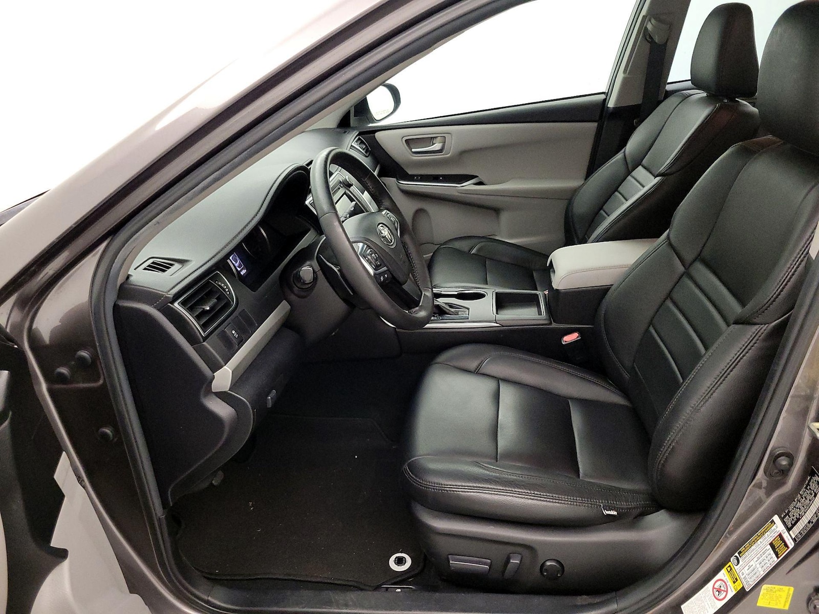 2015 Toyota Camry SE - Photo 12