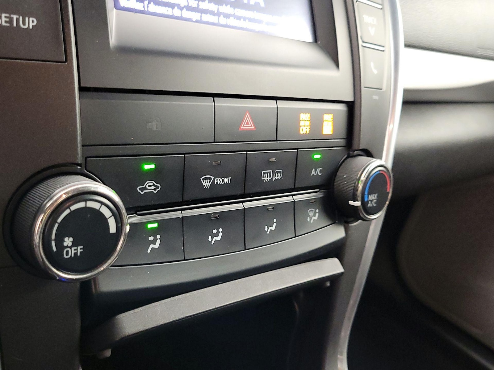2015 Toyota Camry SE - Photo 17