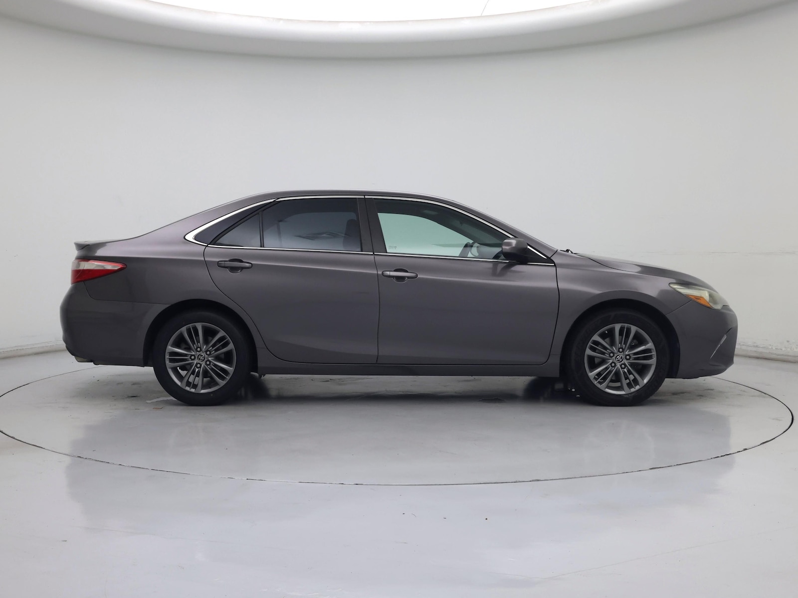 2015 Toyota Camry SE - Photo 8