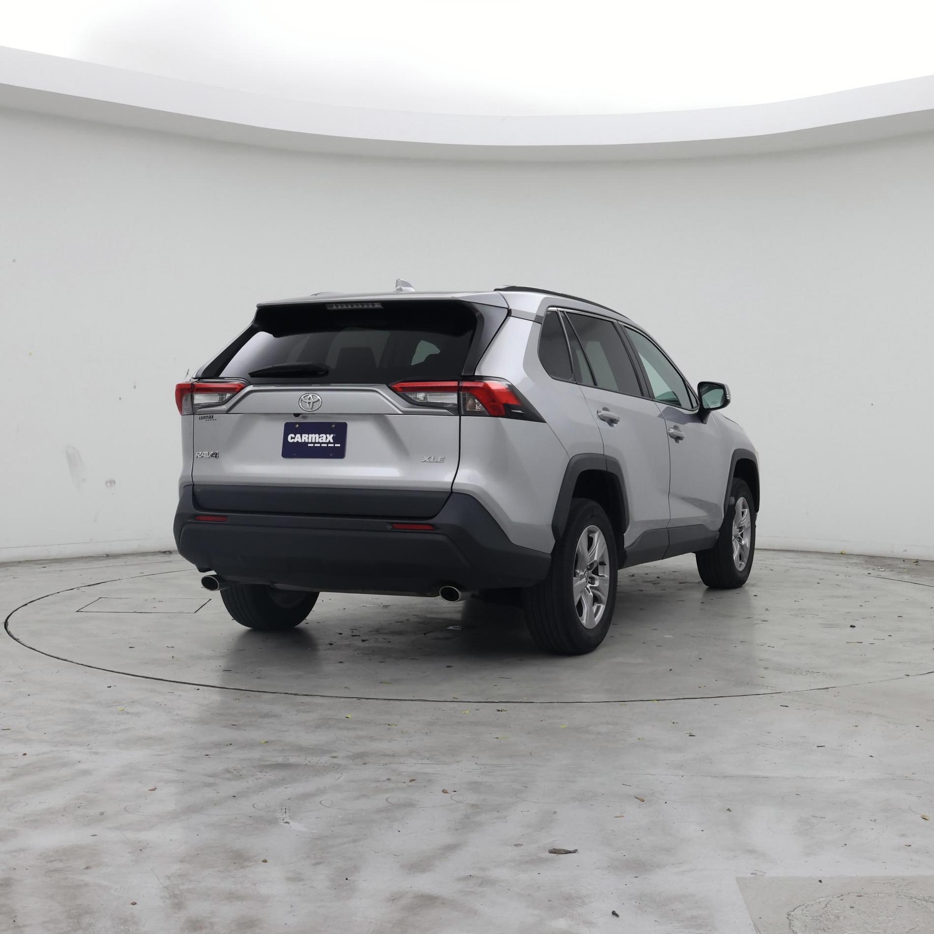 Thumbnail: 2022 Toyota RAV4 - 8