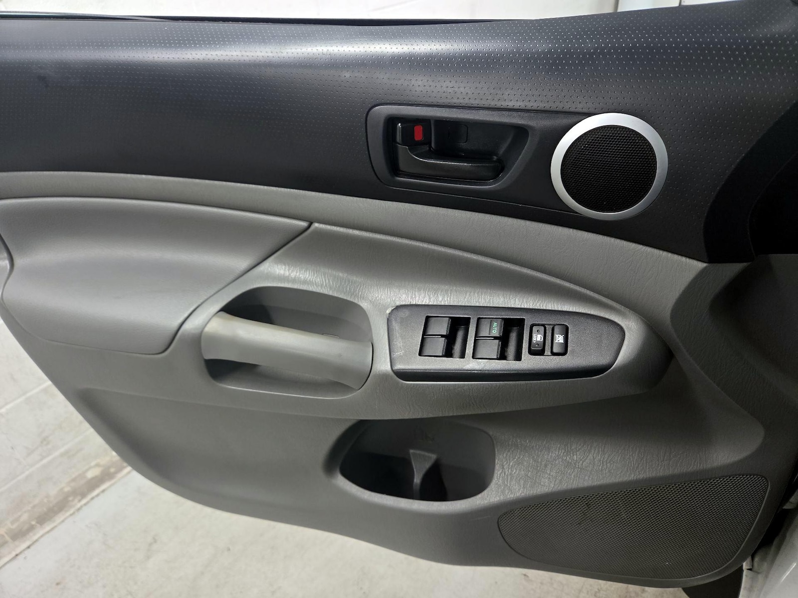 2015 Toyota Tacoma PreRunner - Photo 11