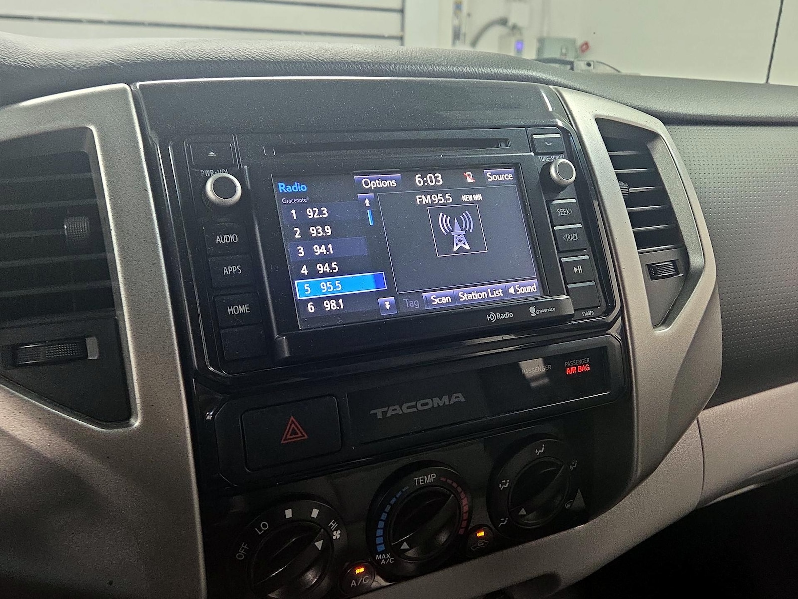 2015 Toyota Tacoma PreRunner - Photo 12