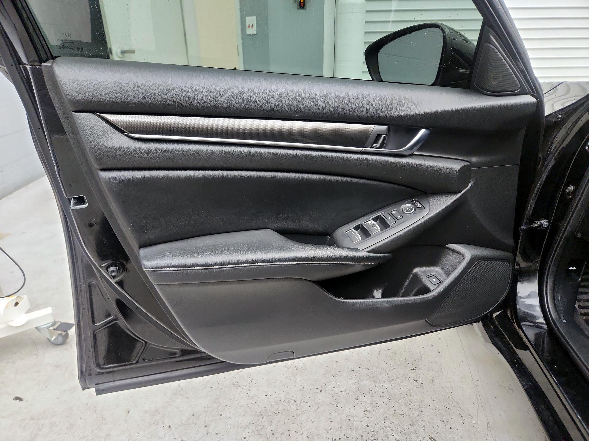 Thumbnail: 2018 Honda Accord - 12