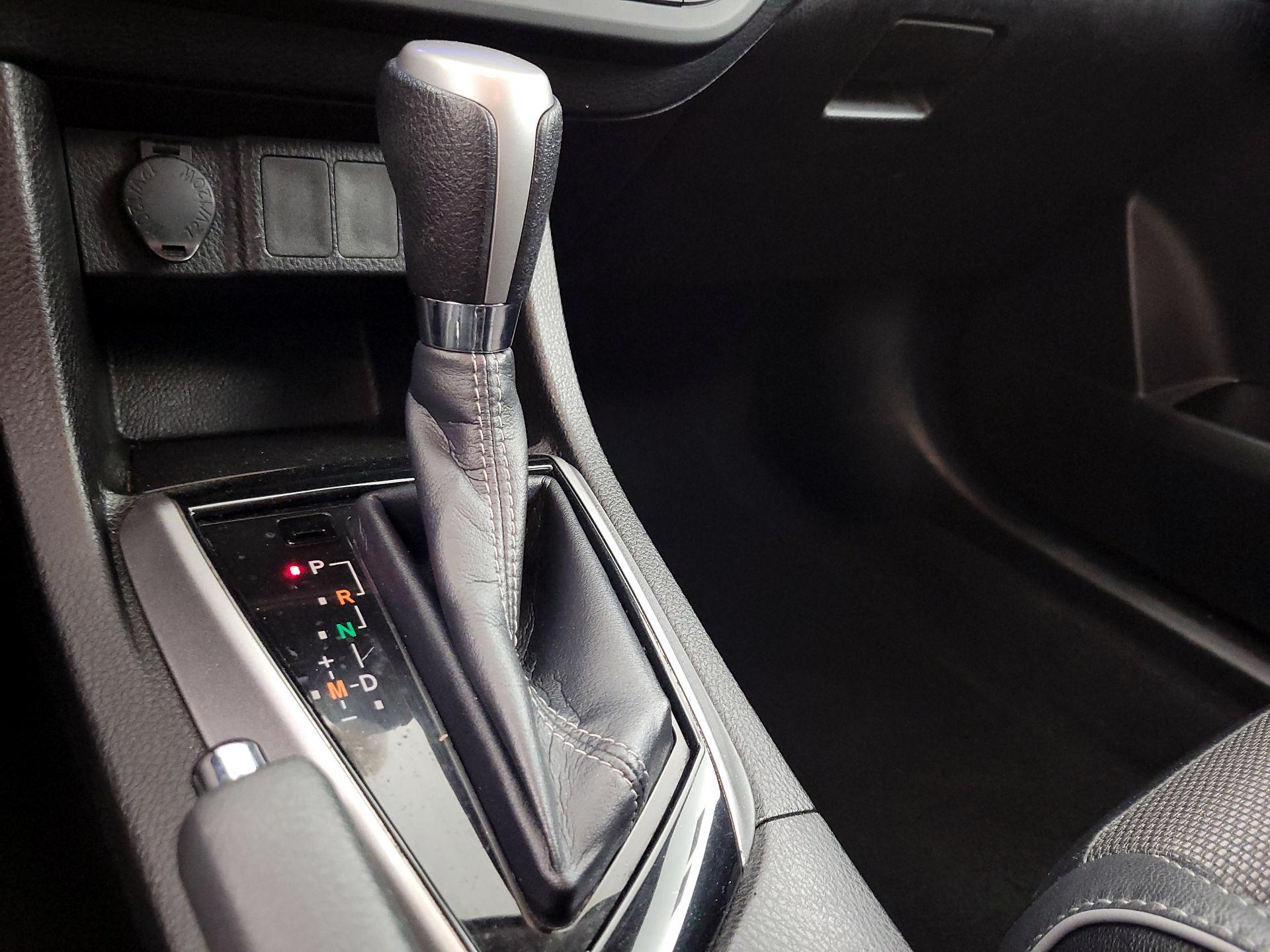 Thumbnail: 2015 Toyota Corolla - 17