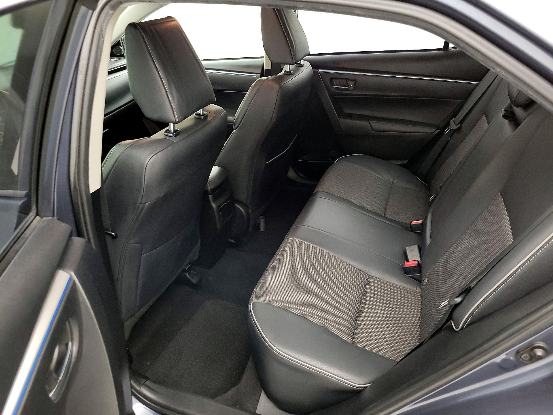 Thumbnail: 2015 Toyota Corolla - 18