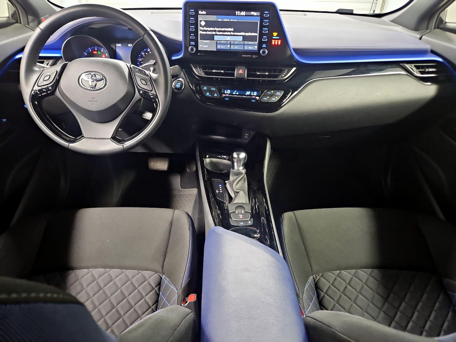 2021 Toyota C-HR XLE - Photo 10