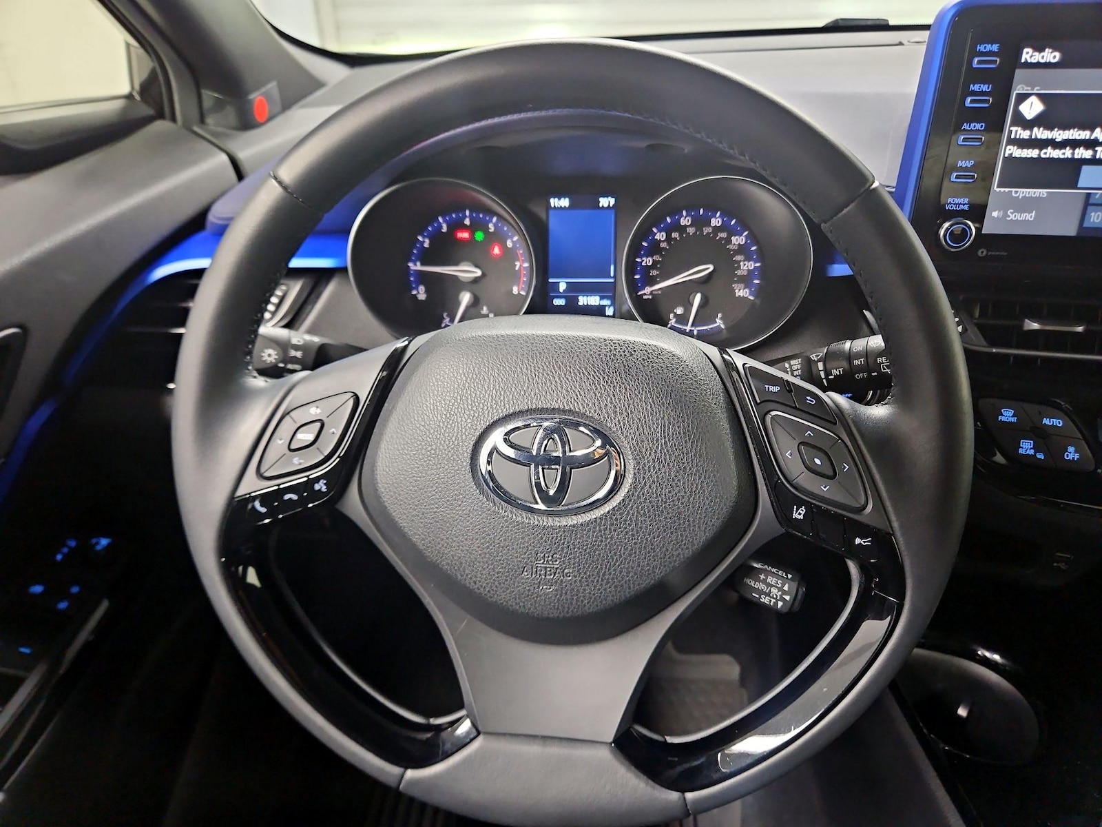2021 Toyota C-HR XLE - Photo 11