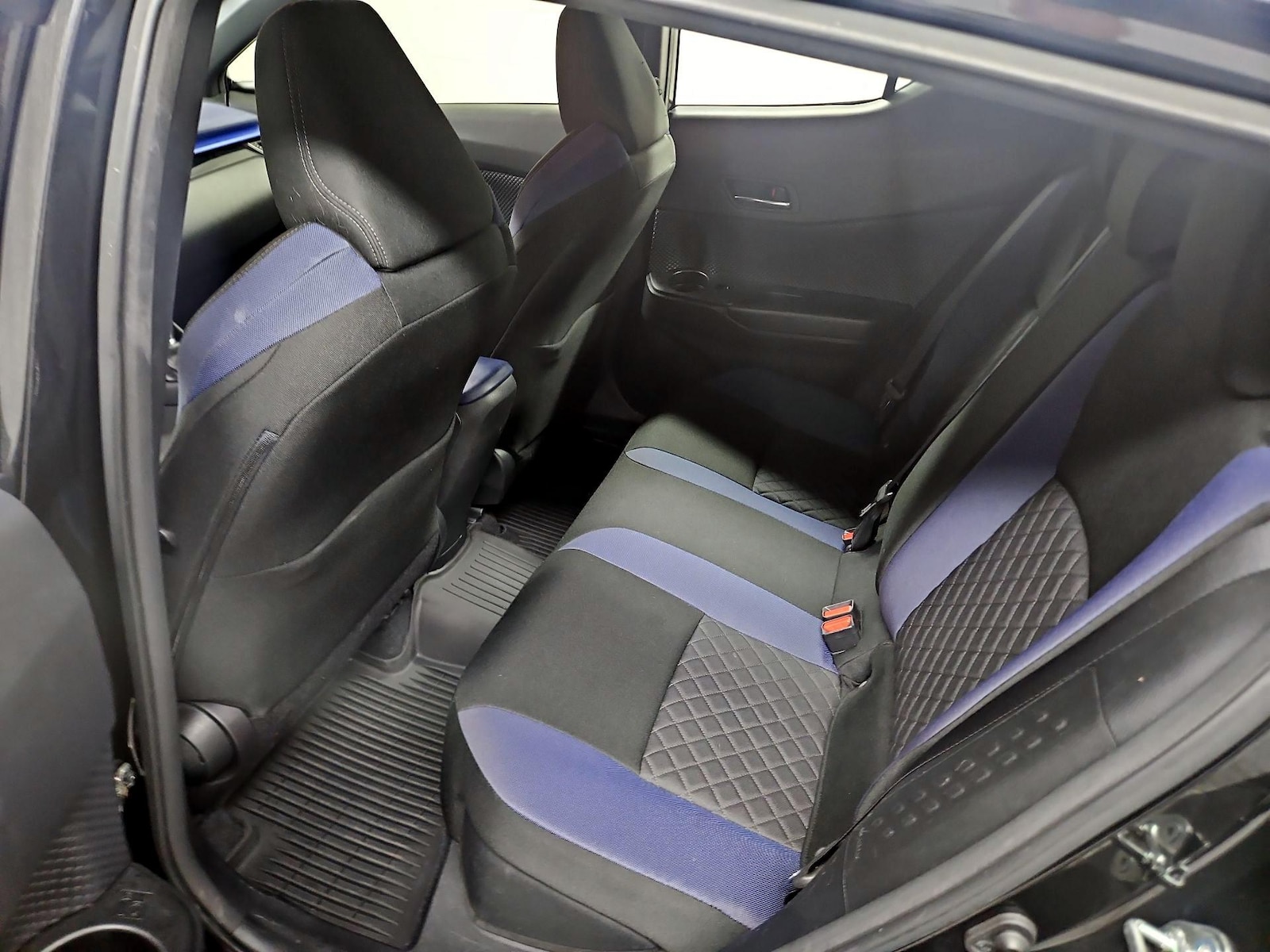 2021 Toyota C-HR XLE - Photo 20