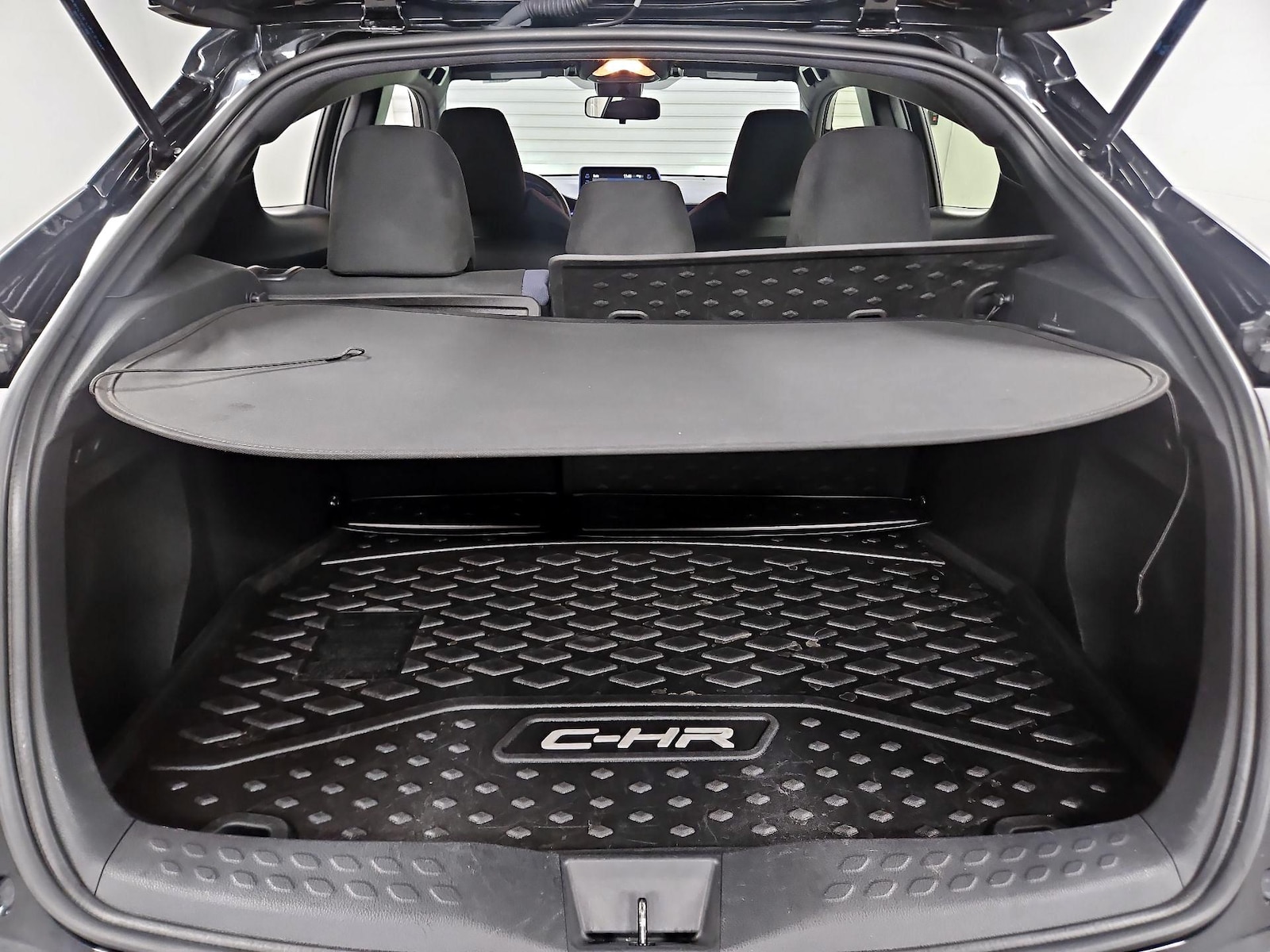 2021 Toyota C-HR XLE - Photo 21
