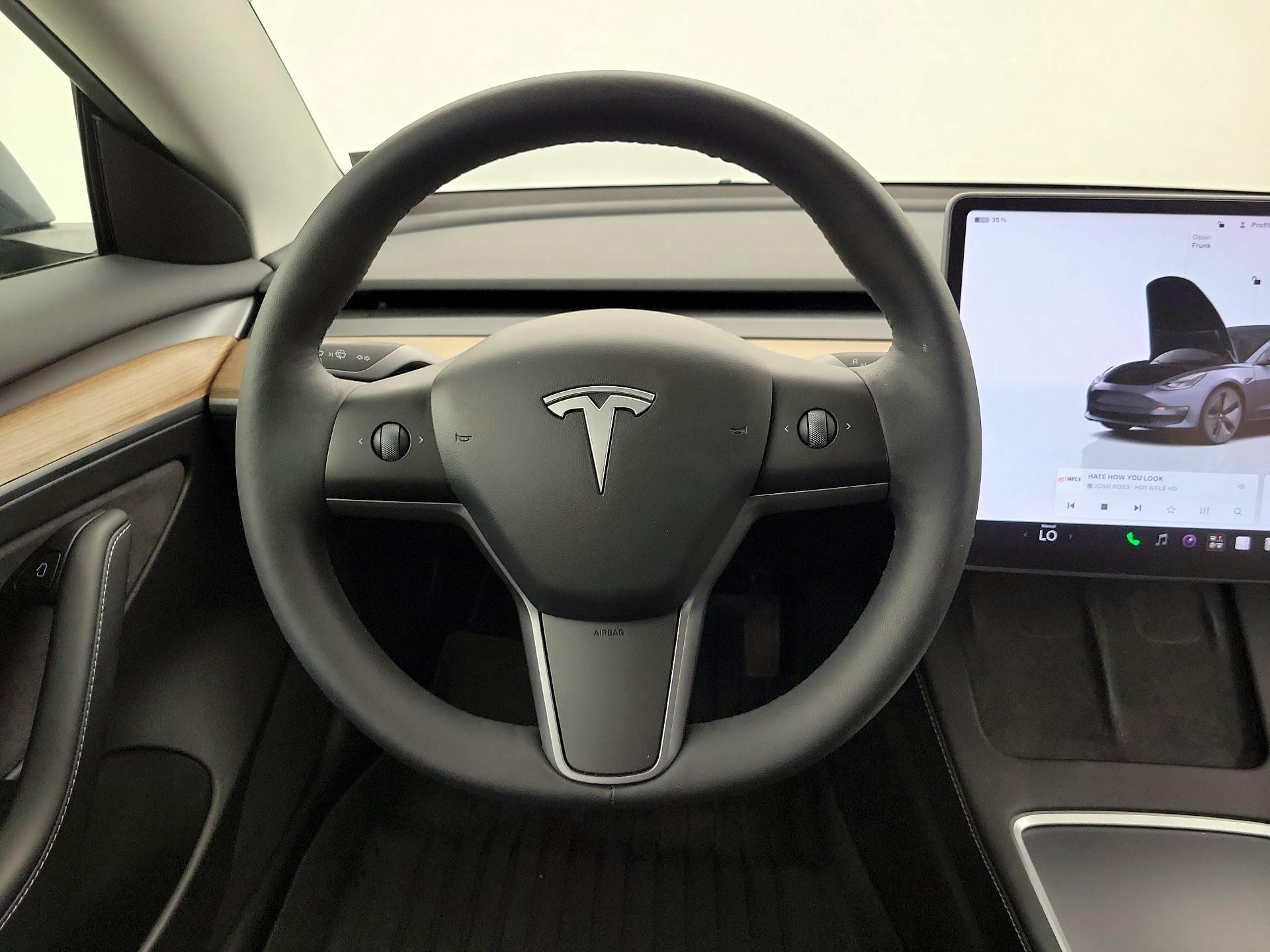Thumbnail: 2022 Tesla Model 3 - 10
