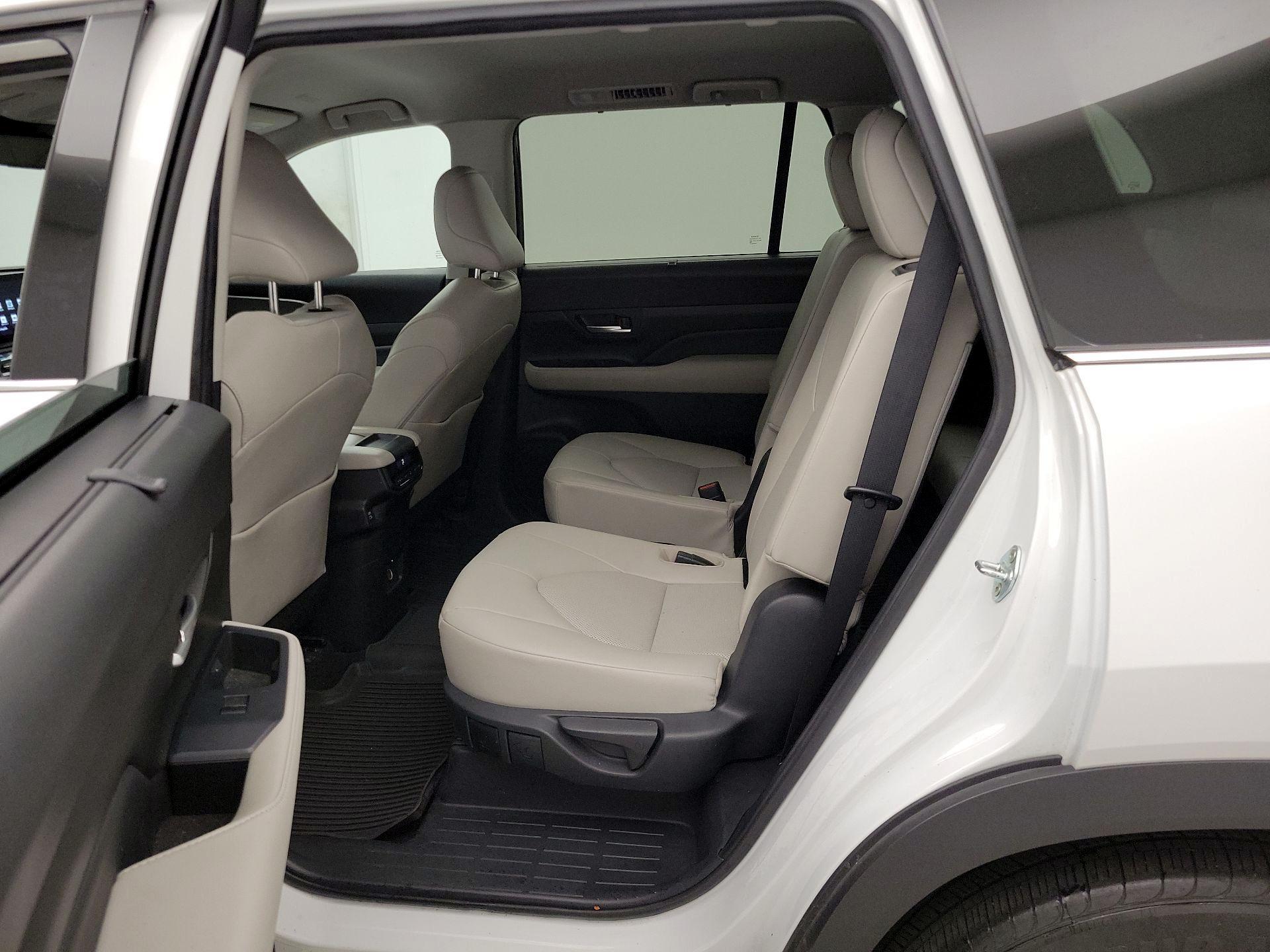 Thumbnail: 2024 Toyota Grand Highlander - 19