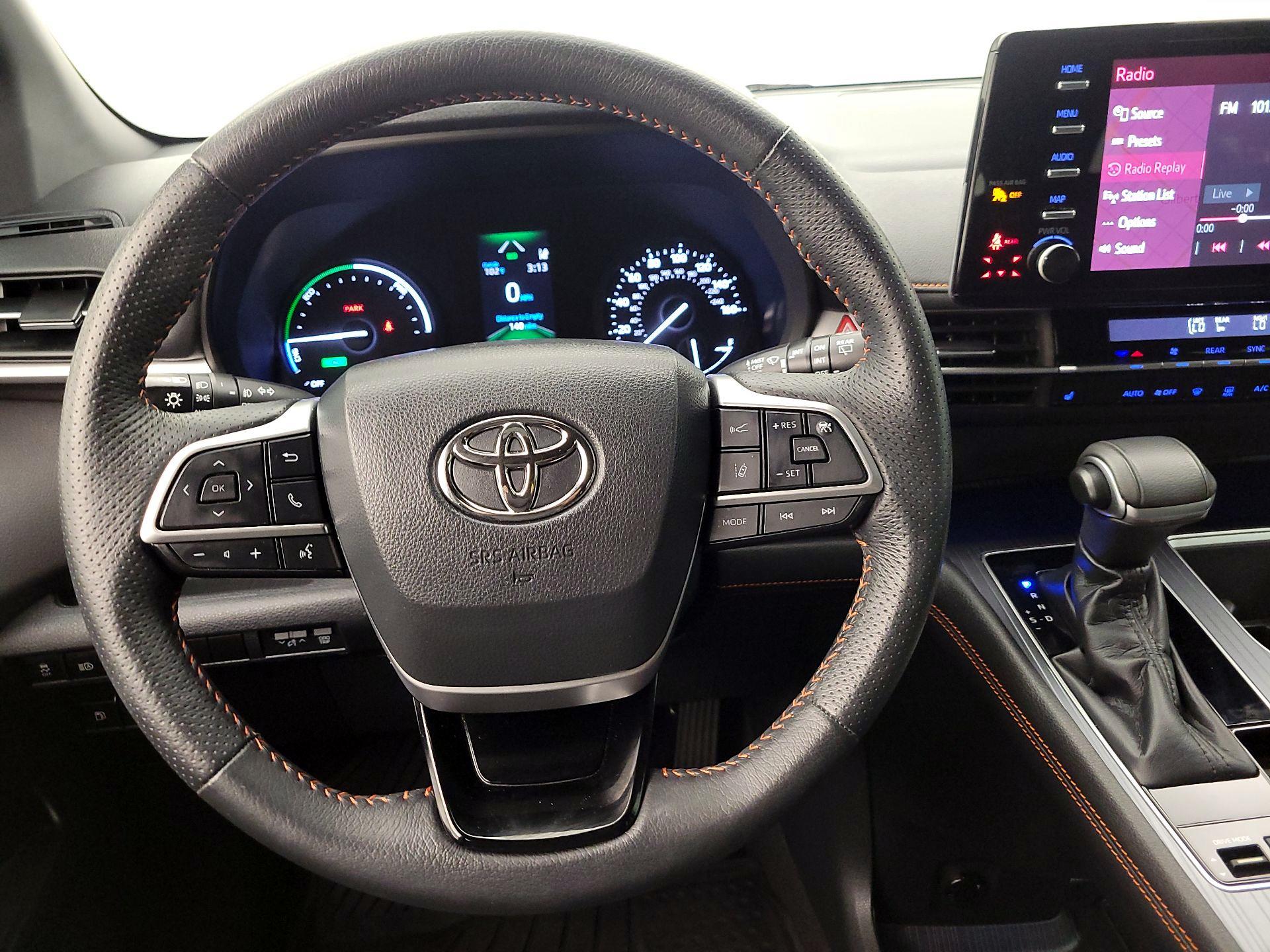 Thumbnail: 2022 Toyota Sienna - 10