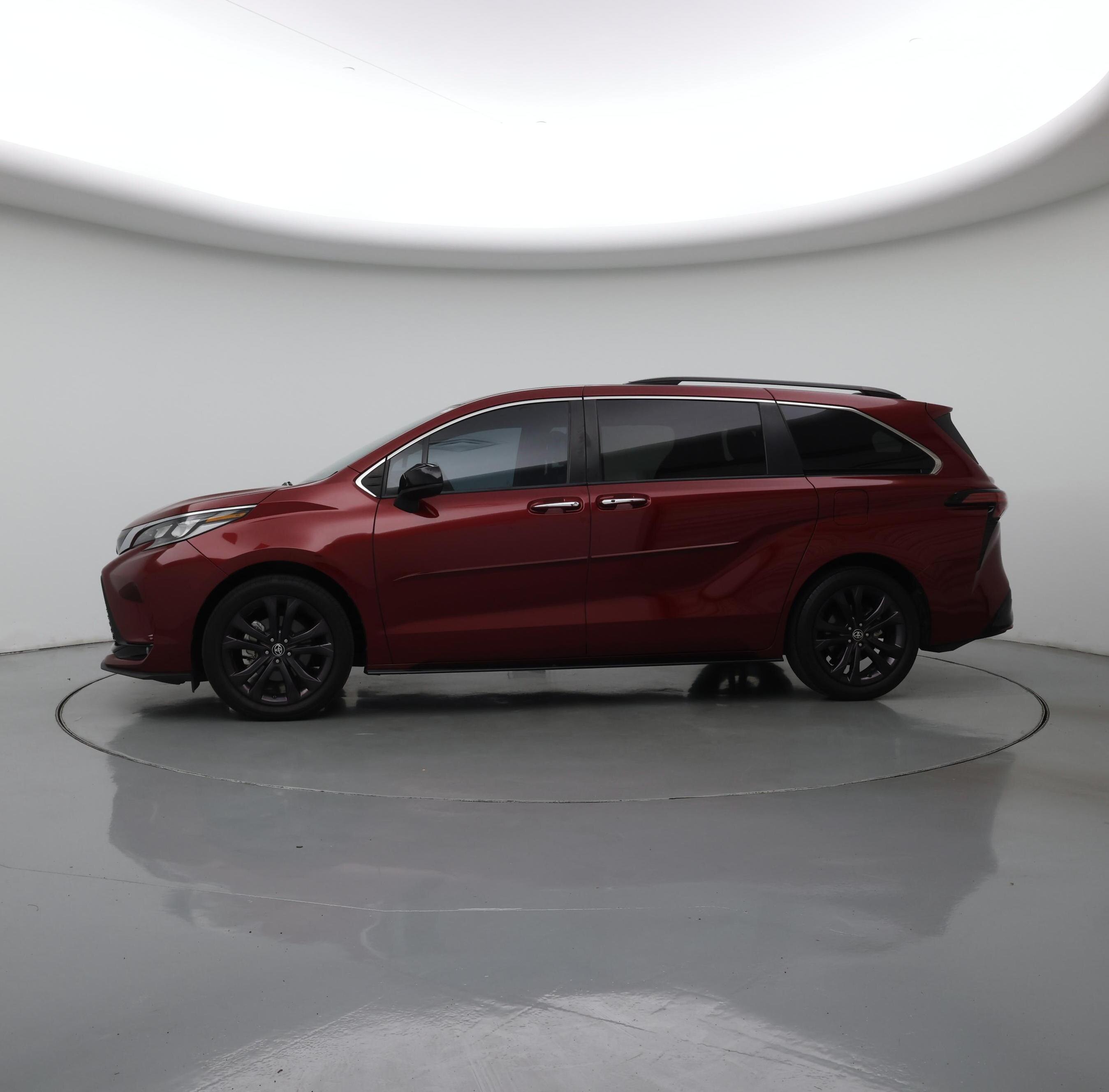 Thumbnail: 2022 Toyota Sienna - 3