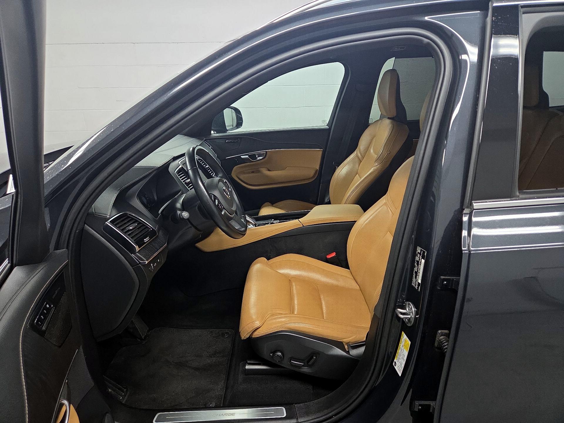 Thumbnail: 2022 Volvo XC90 - 11