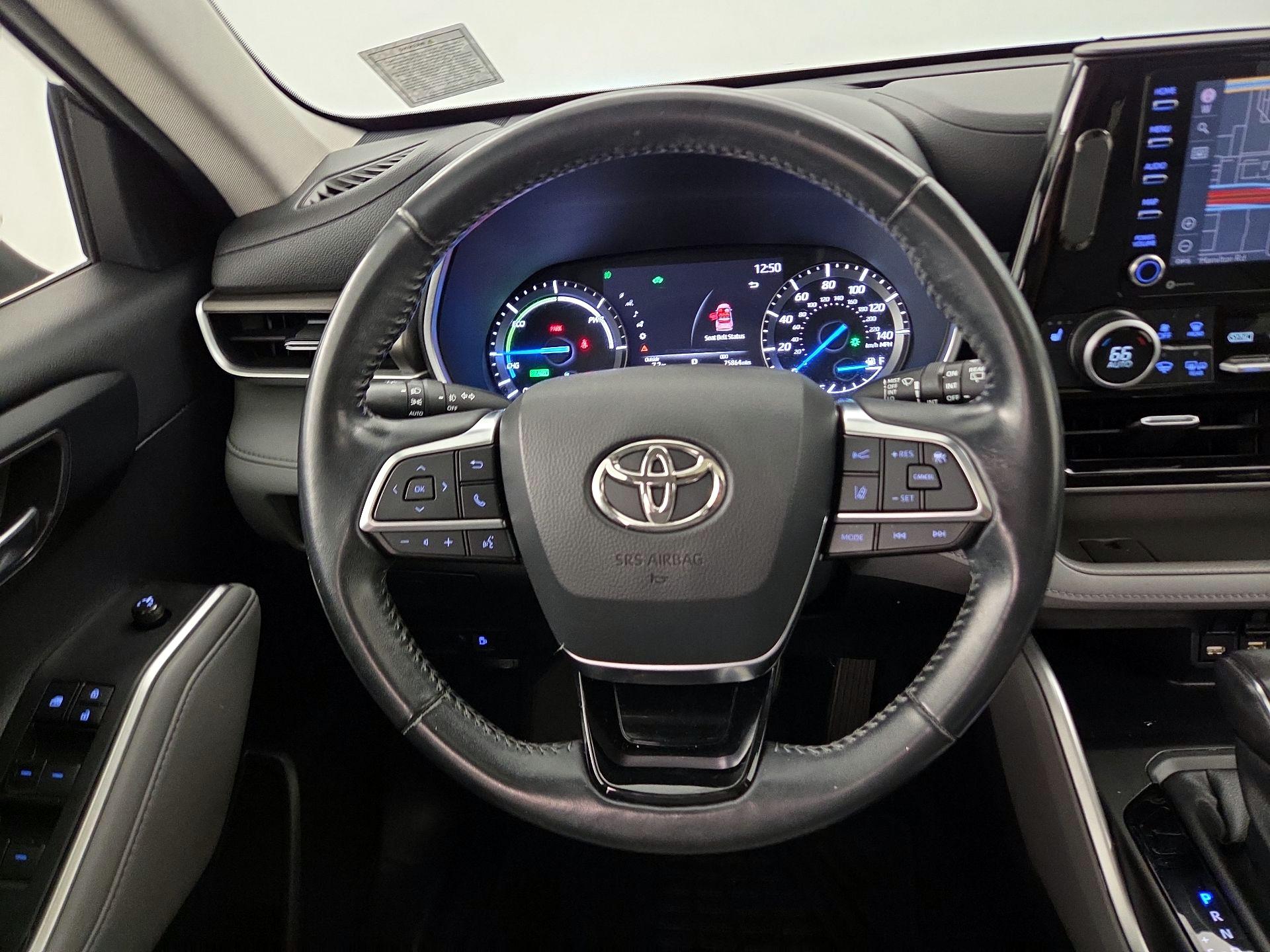 Thumbnail: 2021 Toyota Highlander - 10
