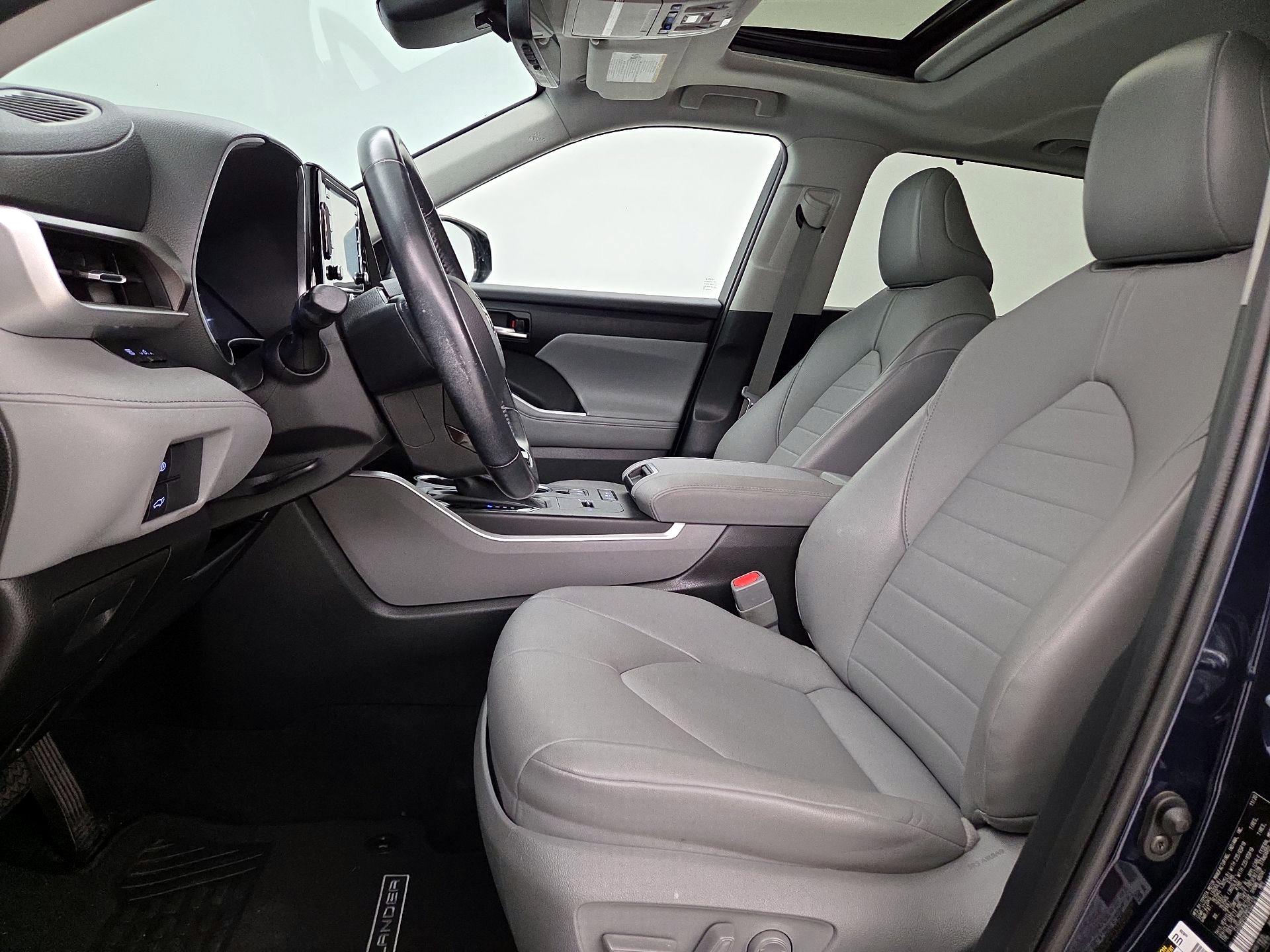 Thumbnail: 2021 Toyota Highlander - 11