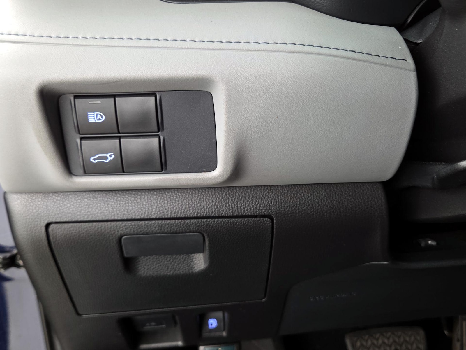 2021 Toyota Highlander XLE - Photo 14