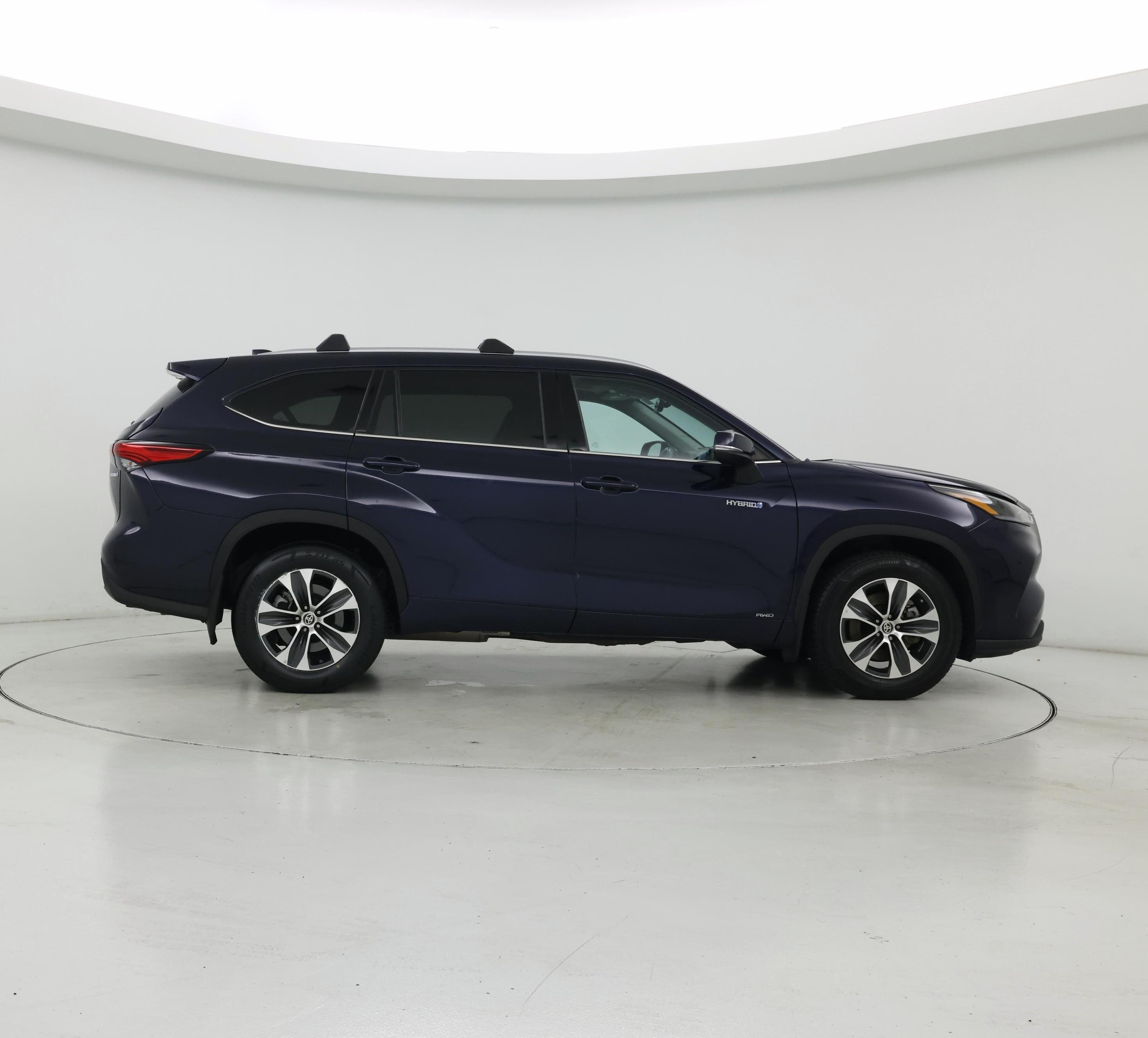 Thumbnail: 2021 Toyota Highlander - 7