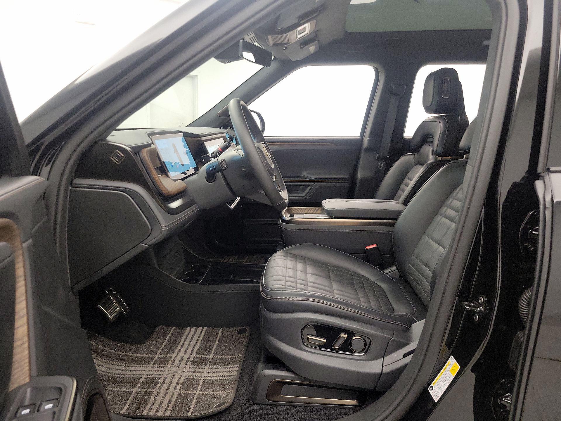 Thumbnail: 2026 Rivian R1S - 11
