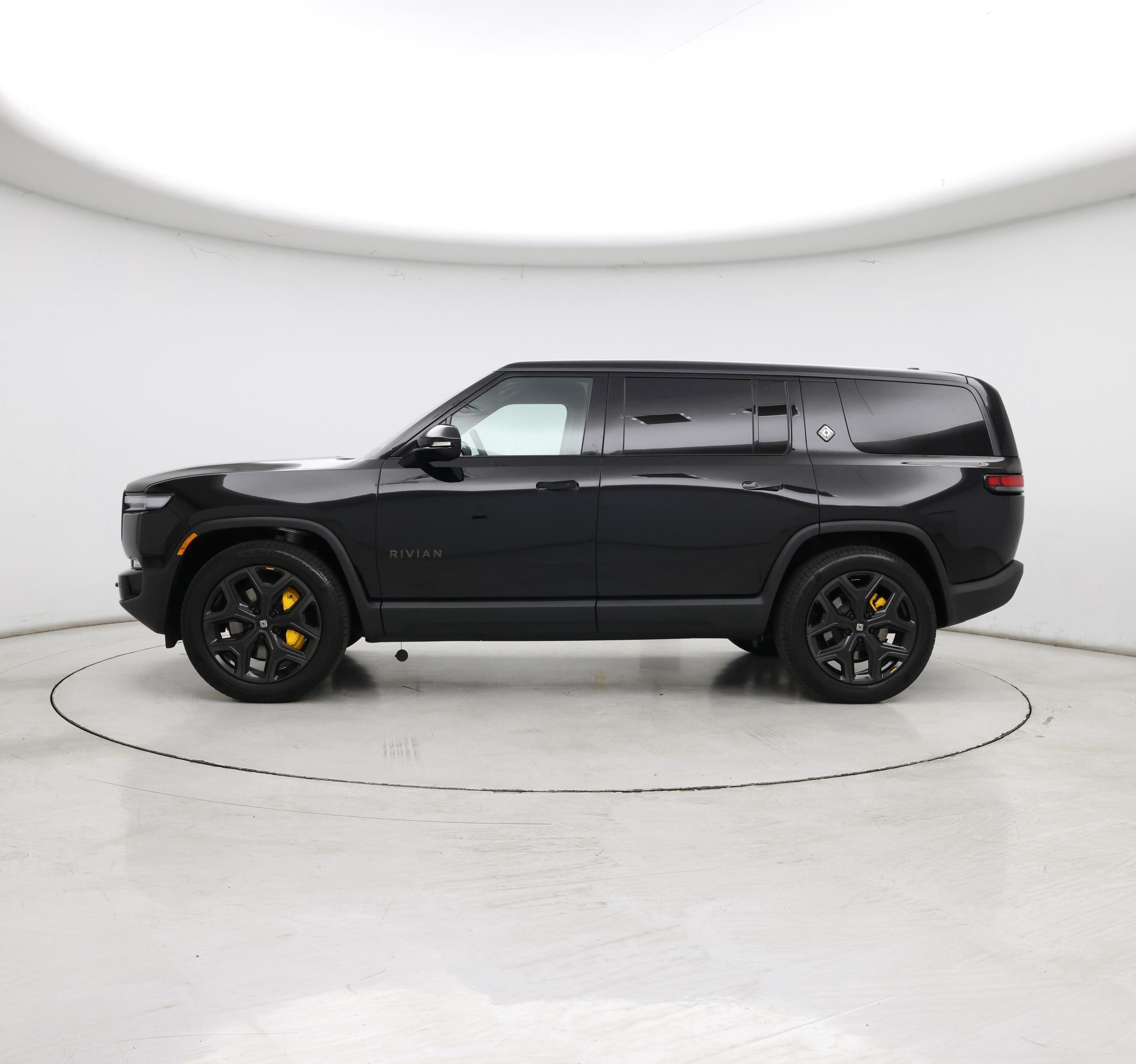 Thumbnail: 2026 Rivian R1S - 3