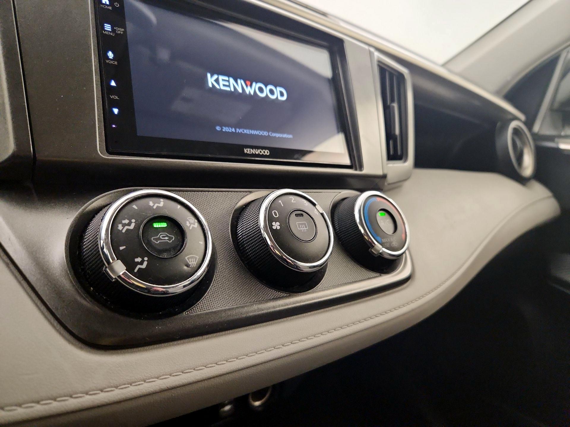 Thumbnail: 2014 Toyota RAV4 - 16