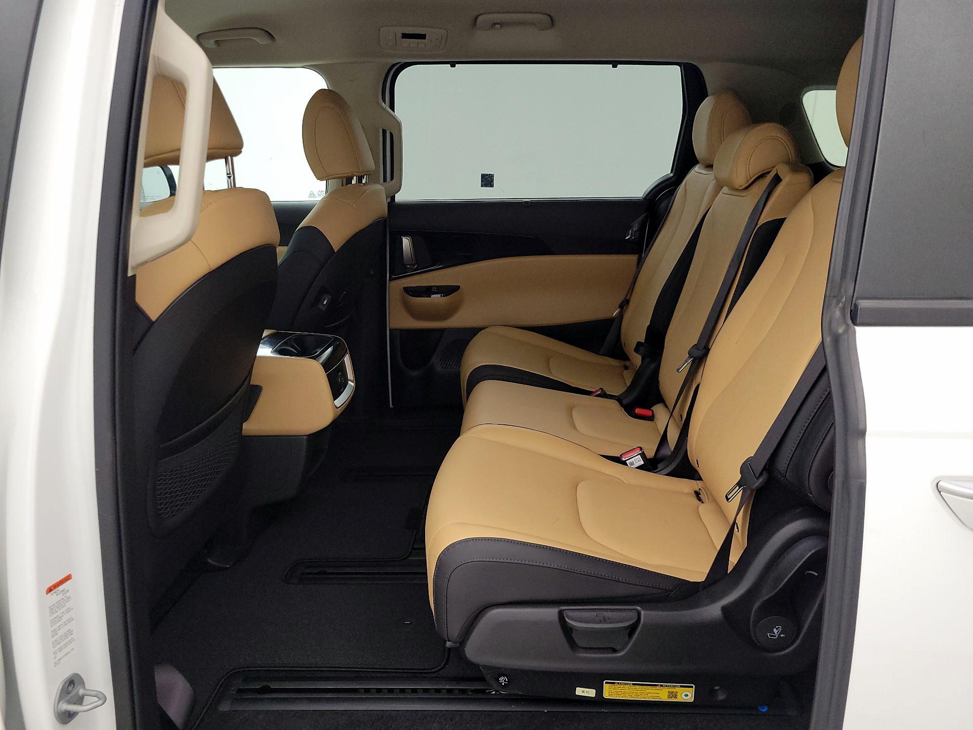 Thumbnail: 2023 Kia Carnival - 20