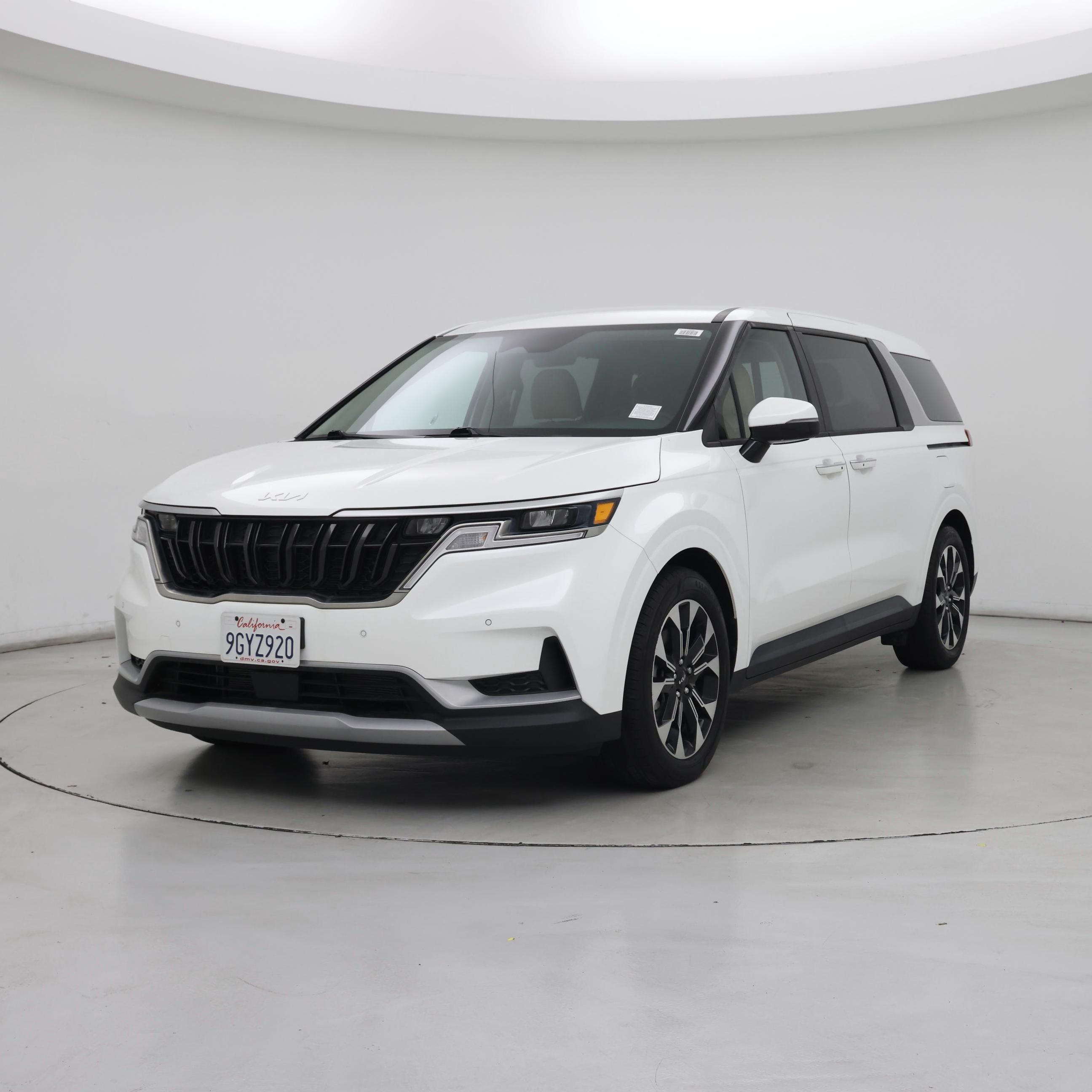 Thumbnail: 2023 Kia Carnival - 4