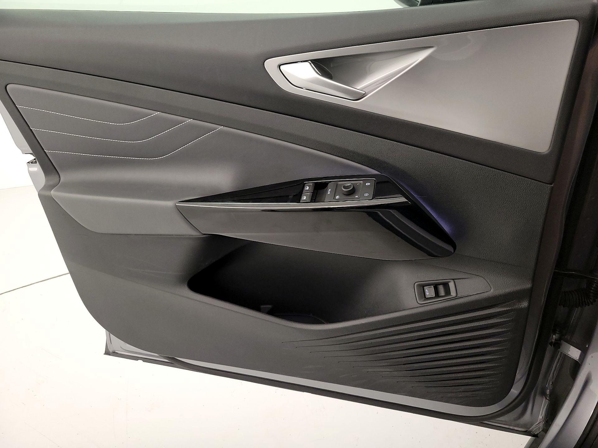 Thumbnail: 2023 Volkswagen ID.4 - 12