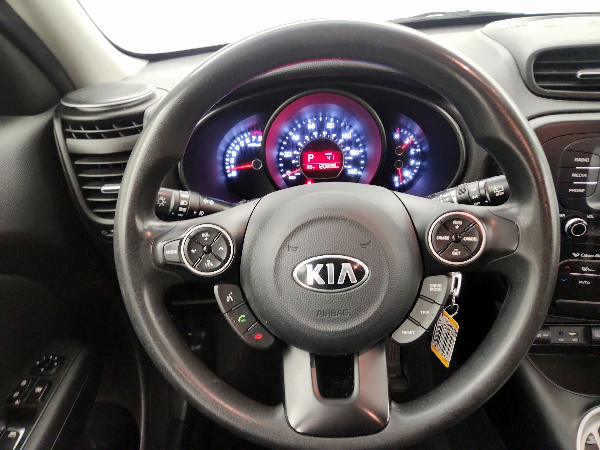 Thumbnail: 2017 Kia Soul - 10