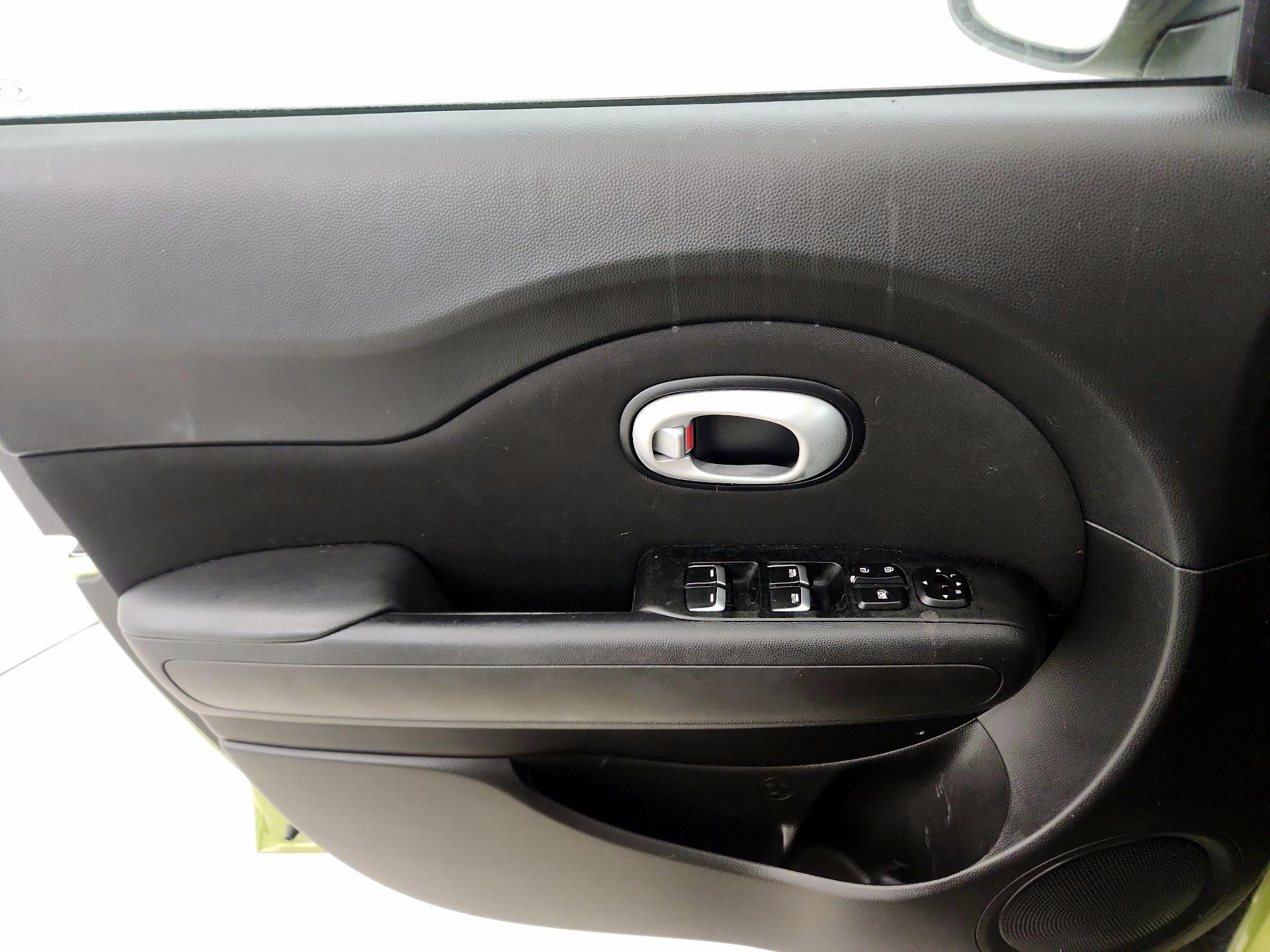 Thumbnail: 2017 Kia Soul - 12