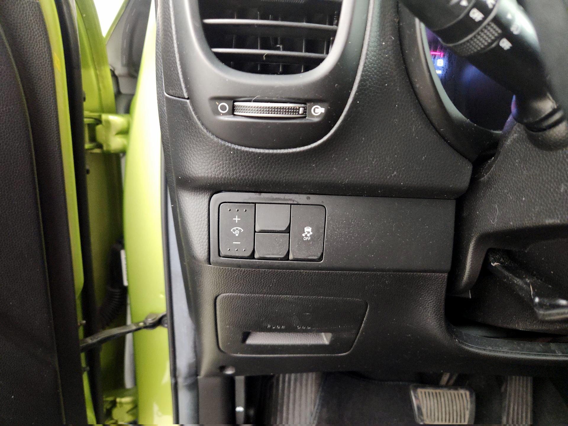 Thumbnail: 2017 Kia Soul - 13