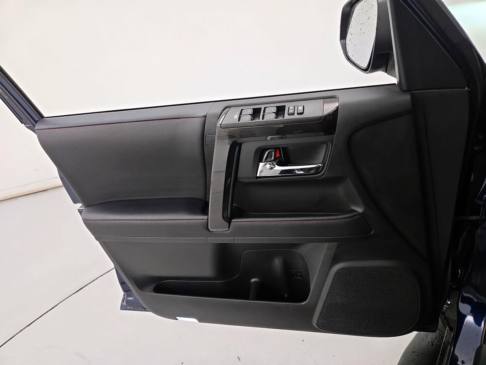 Thumbnail: 2024 Toyota 4Runner - 12