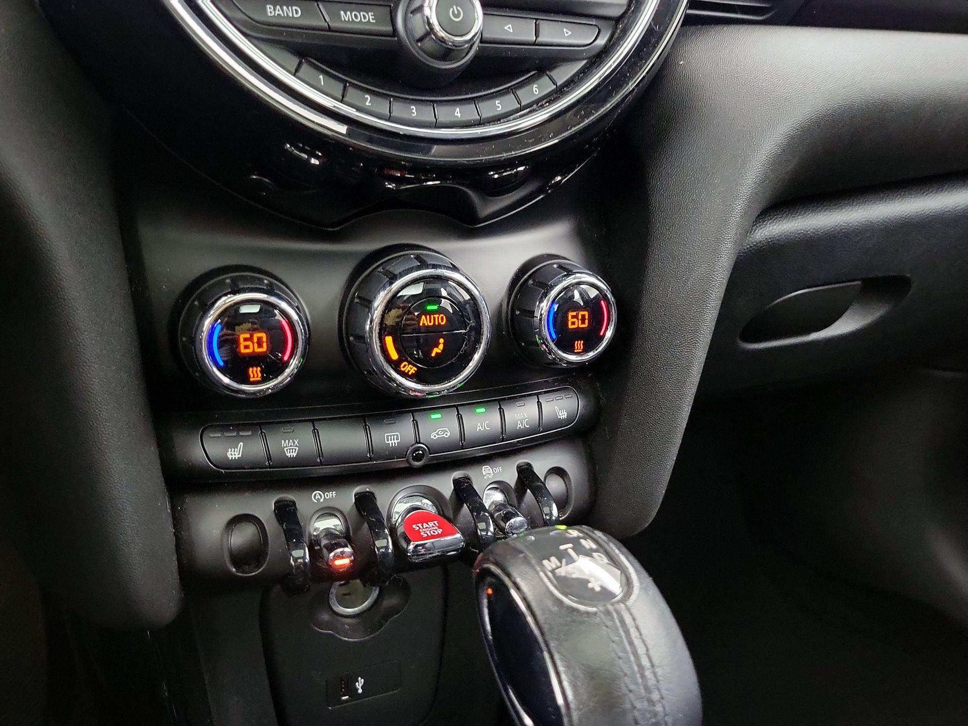 Thumbnail: 2019 MINI Cooper Hardtop - 16