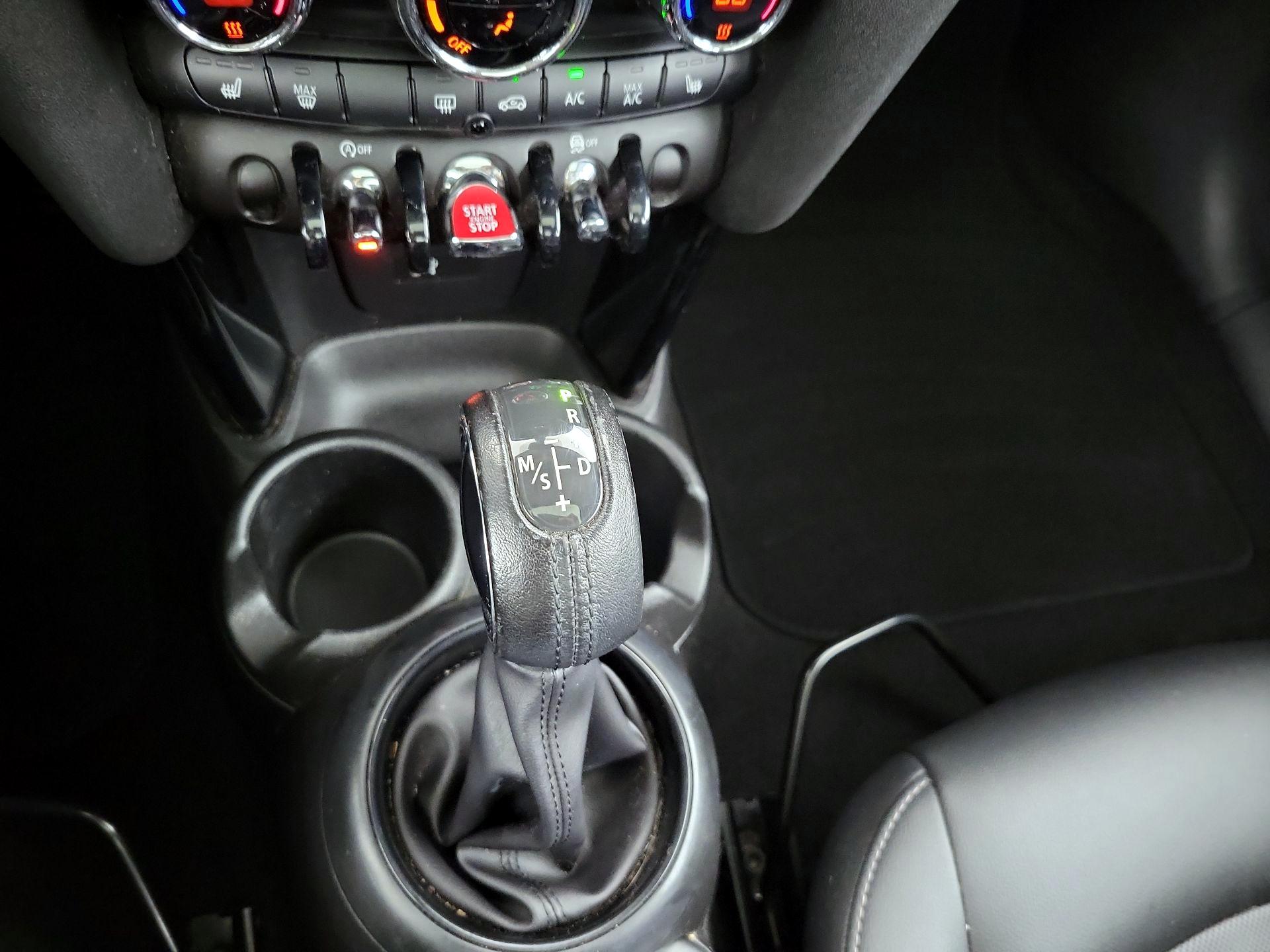 Thumbnail: 2019 MINI Cooper Hardtop - 17