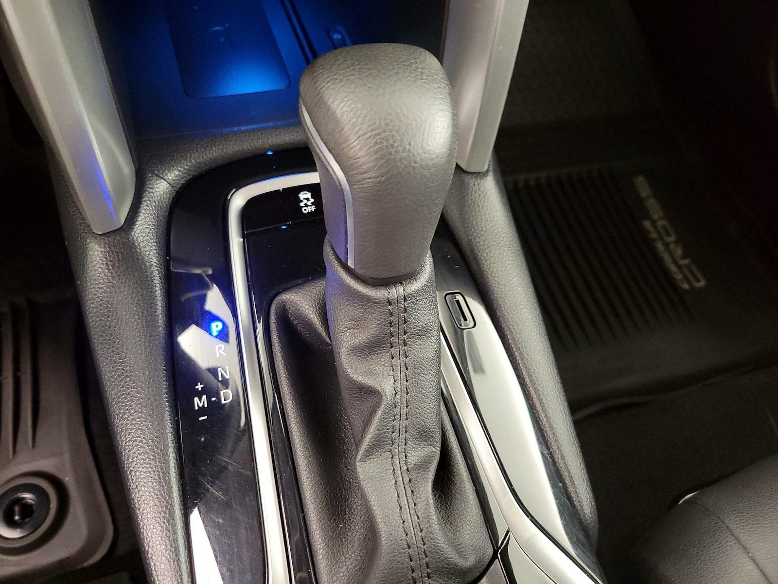 2022 Toyota Corolla Cross XLE - Photo 18