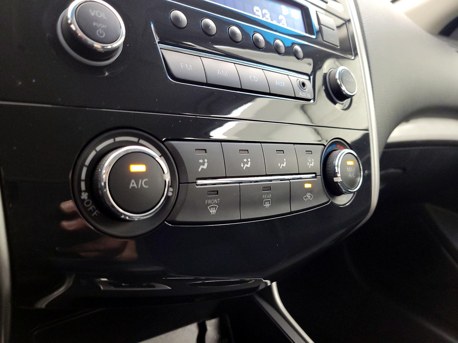Thumbnail: 2015 Nissan Altima - 15